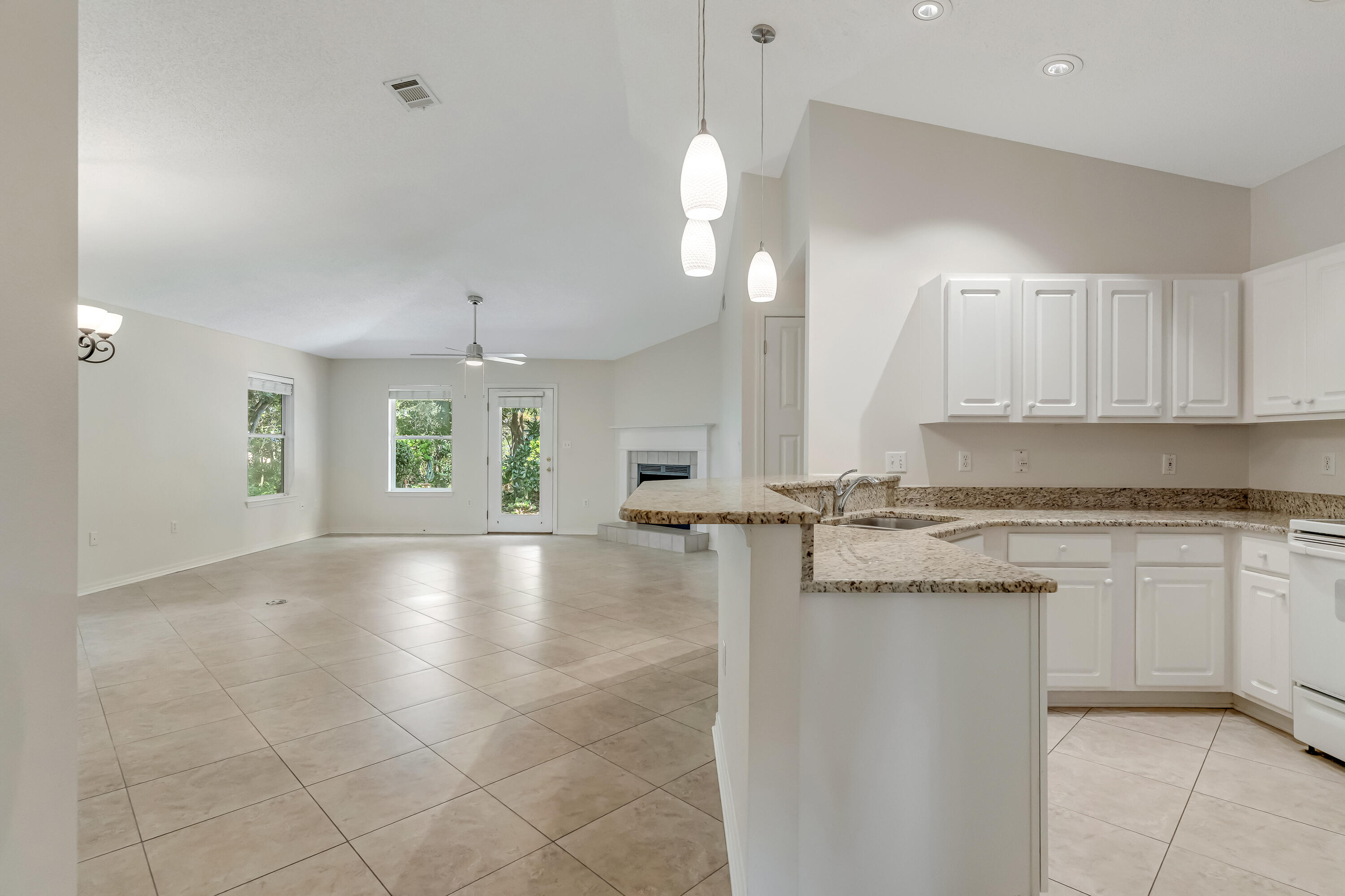 MARAVILLA COTTAGES - Residential Lease