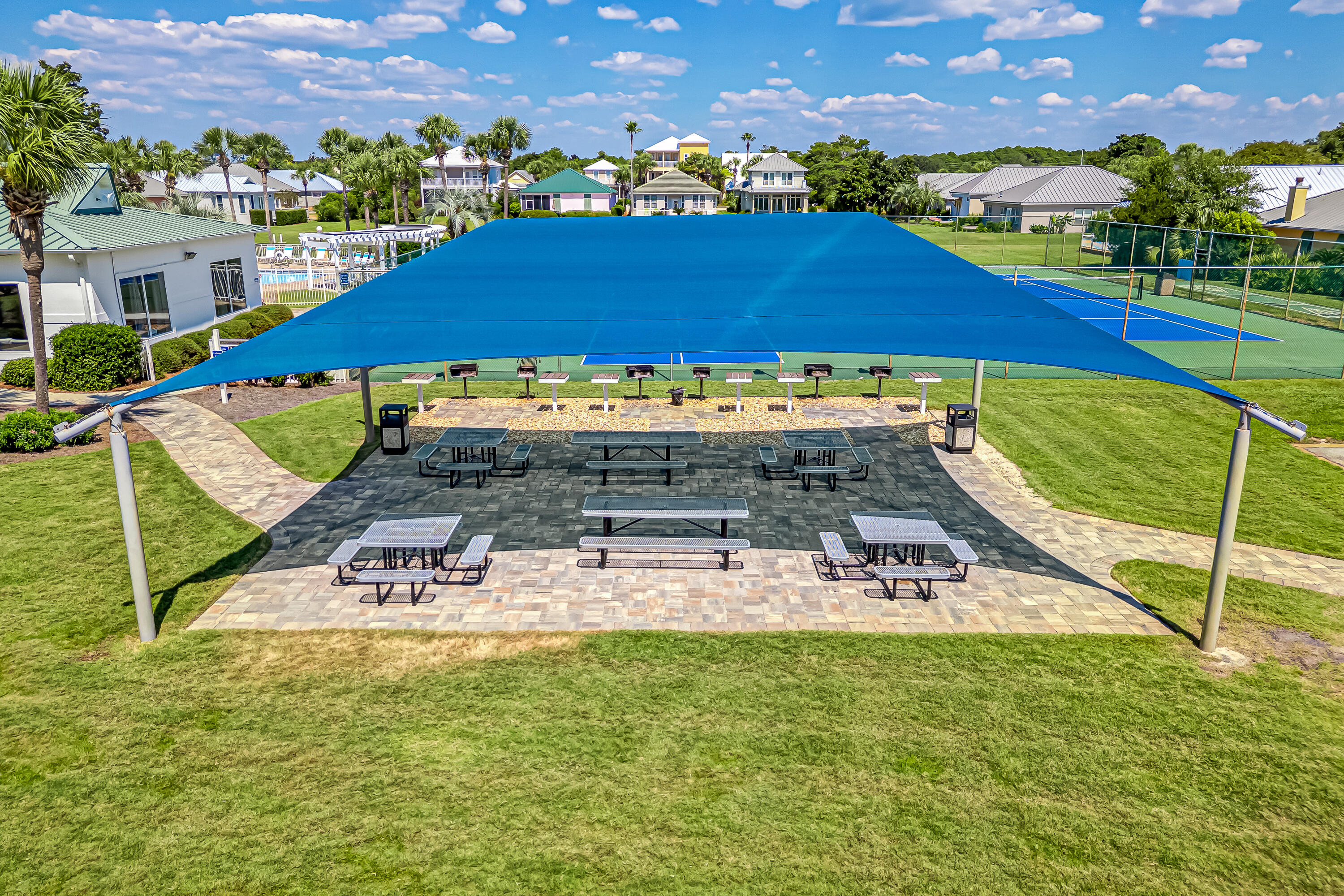 MARAVILLA COTTAGES - Residential Lease