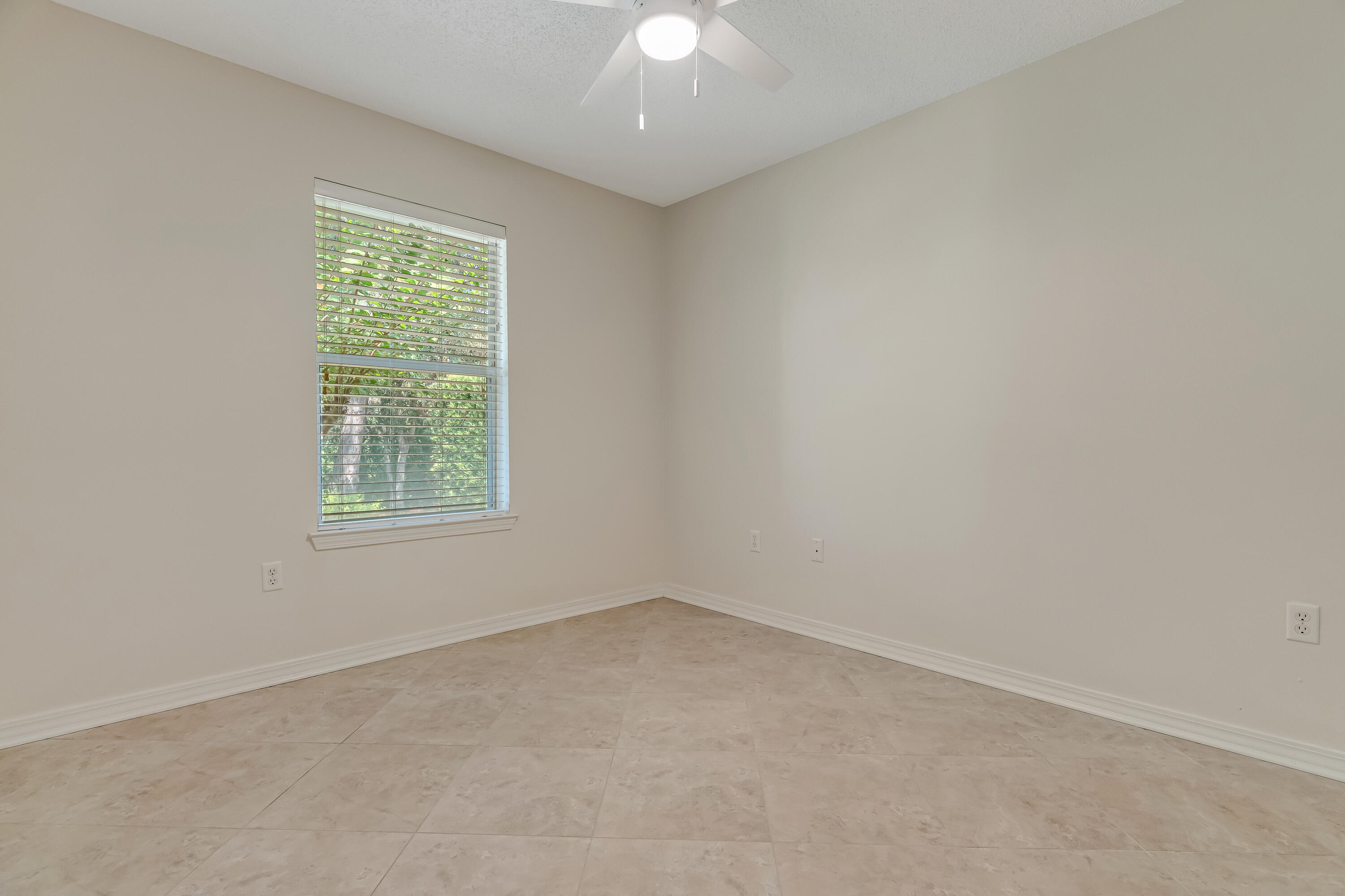 MARAVILLA COTTAGES - Residential Lease