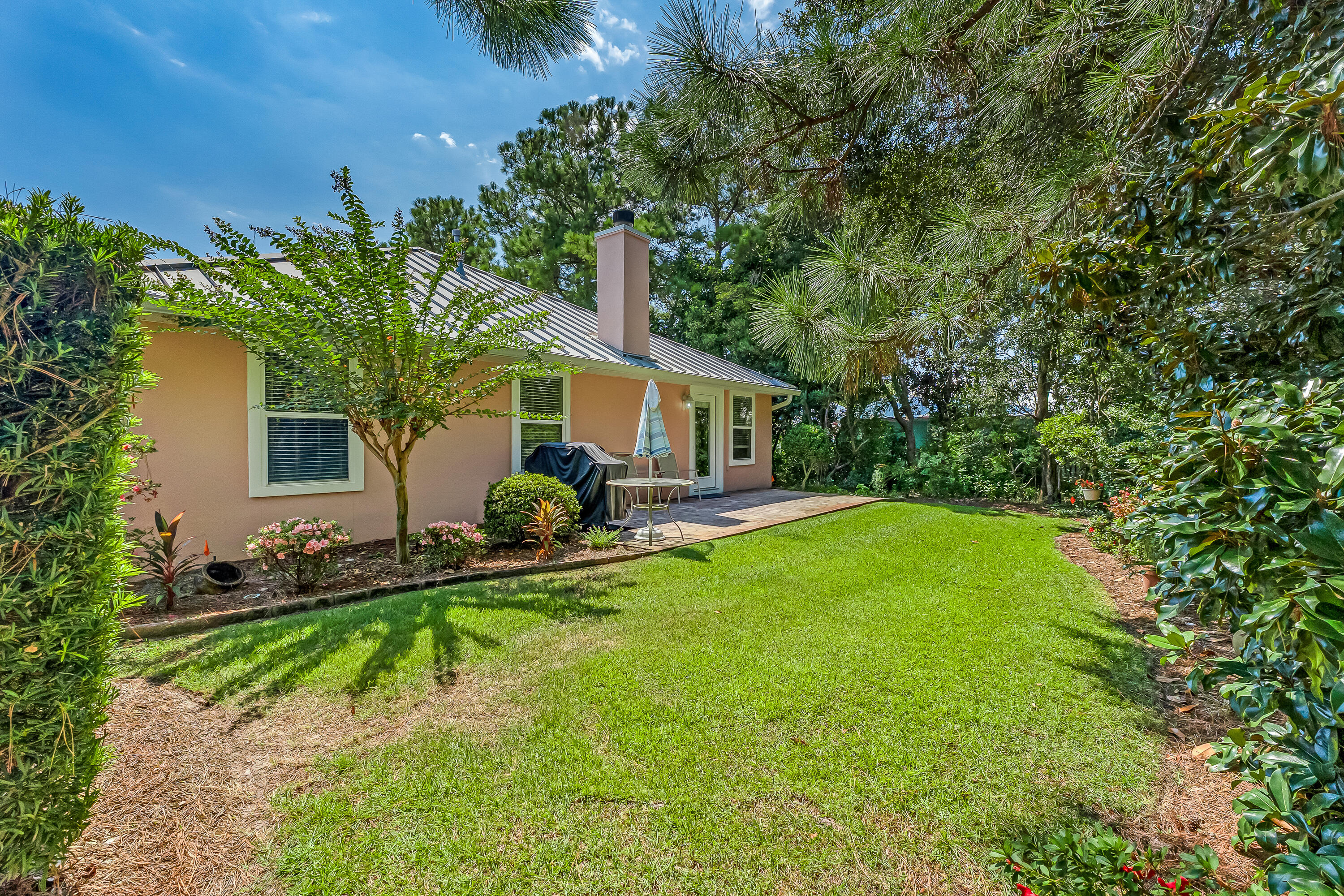MARAVILLA COTTAGES - Residential Lease