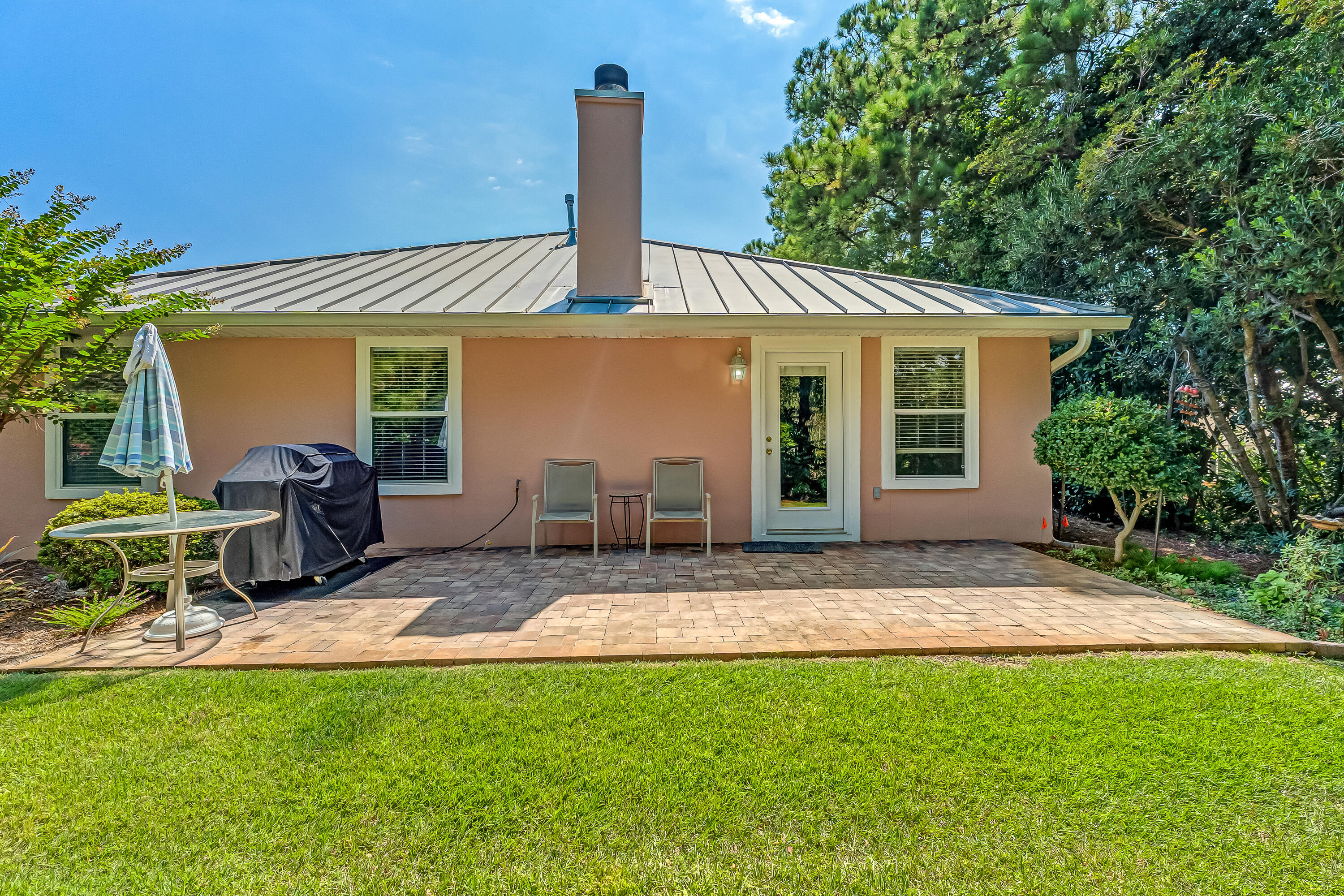 MARAVILLA COTTAGES - Residential Lease