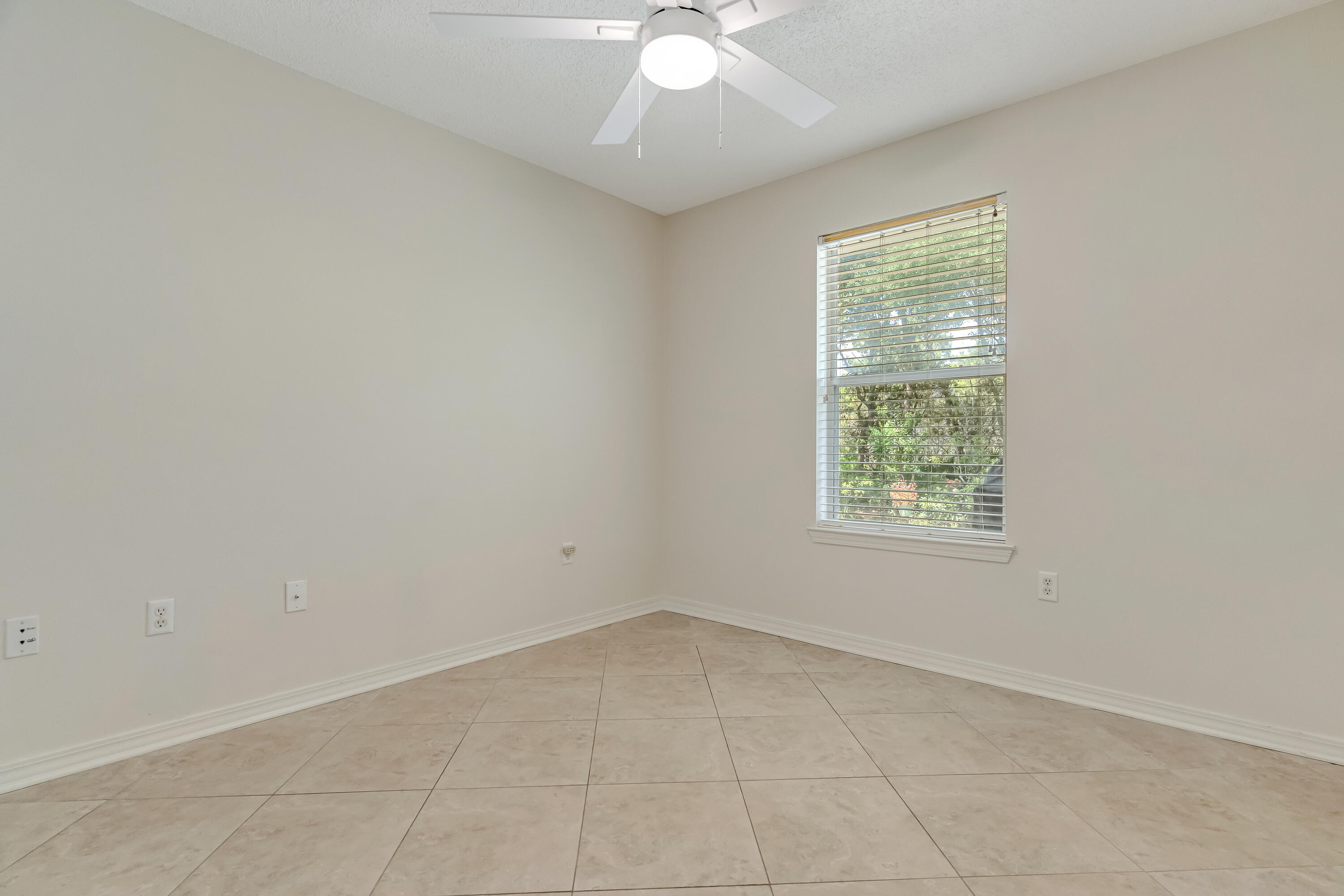 MARAVILLA COTTAGES - Residential Lease