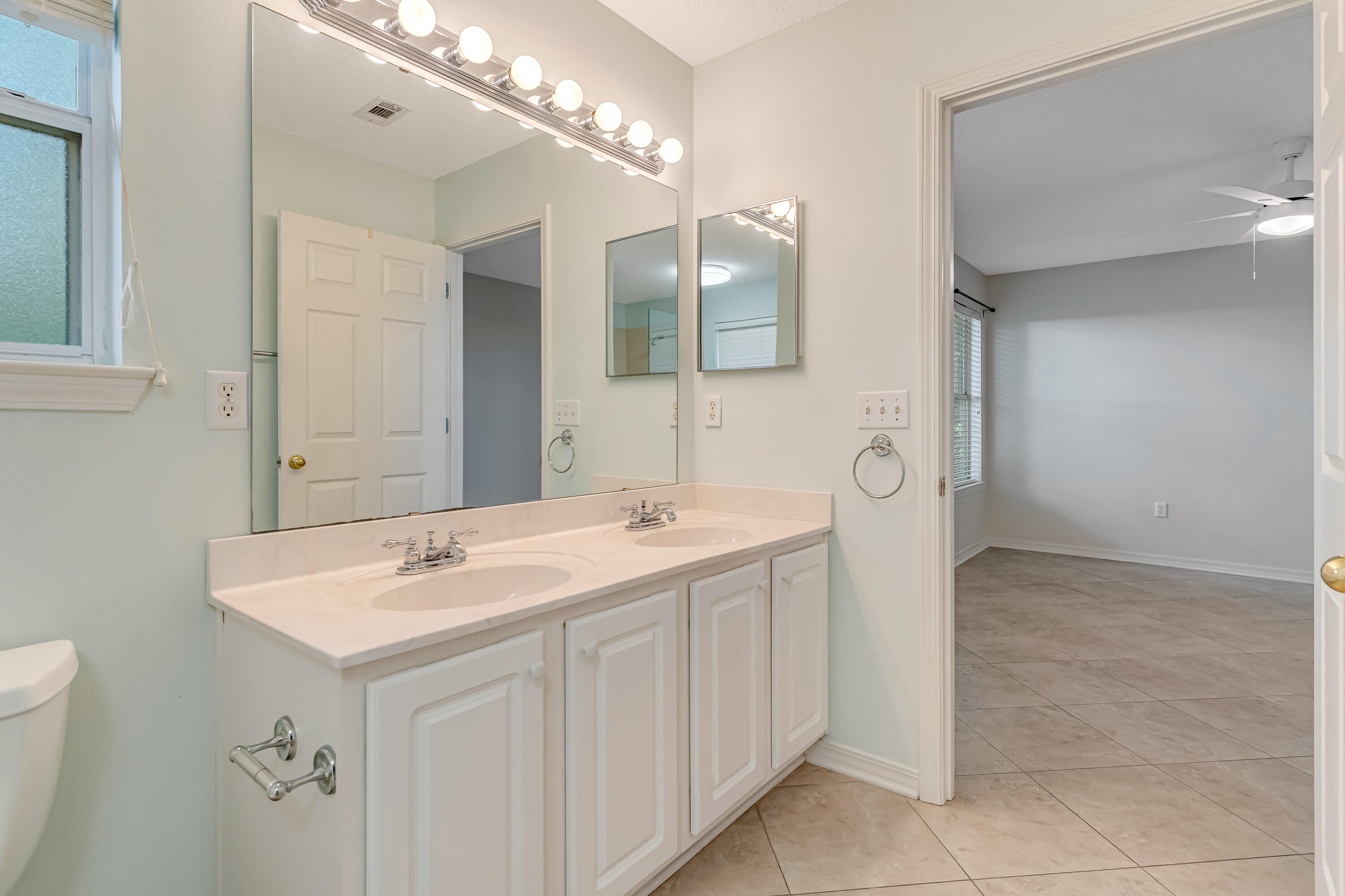 MARAVILLA COTTAGES - Residential Lease
