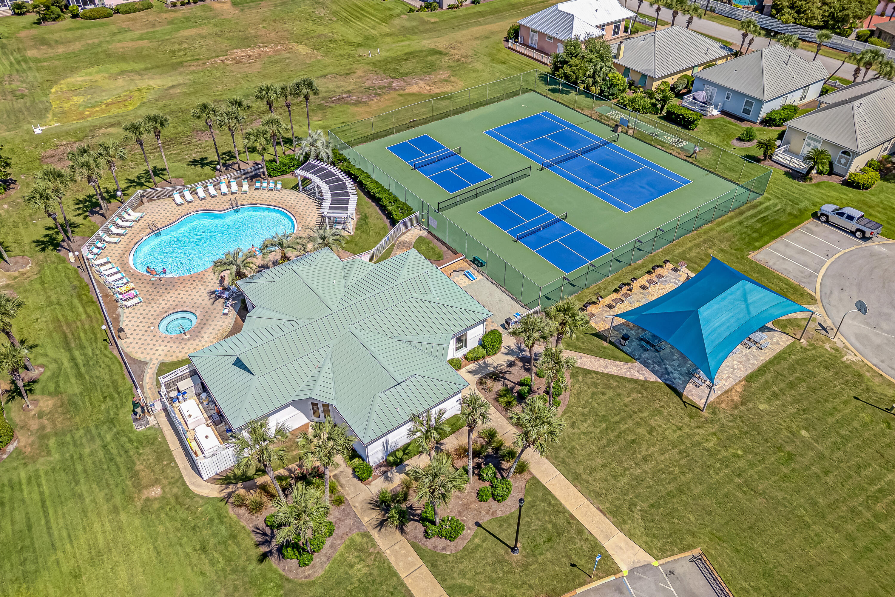 MARAVILLA COTTAGES - Residential Lease