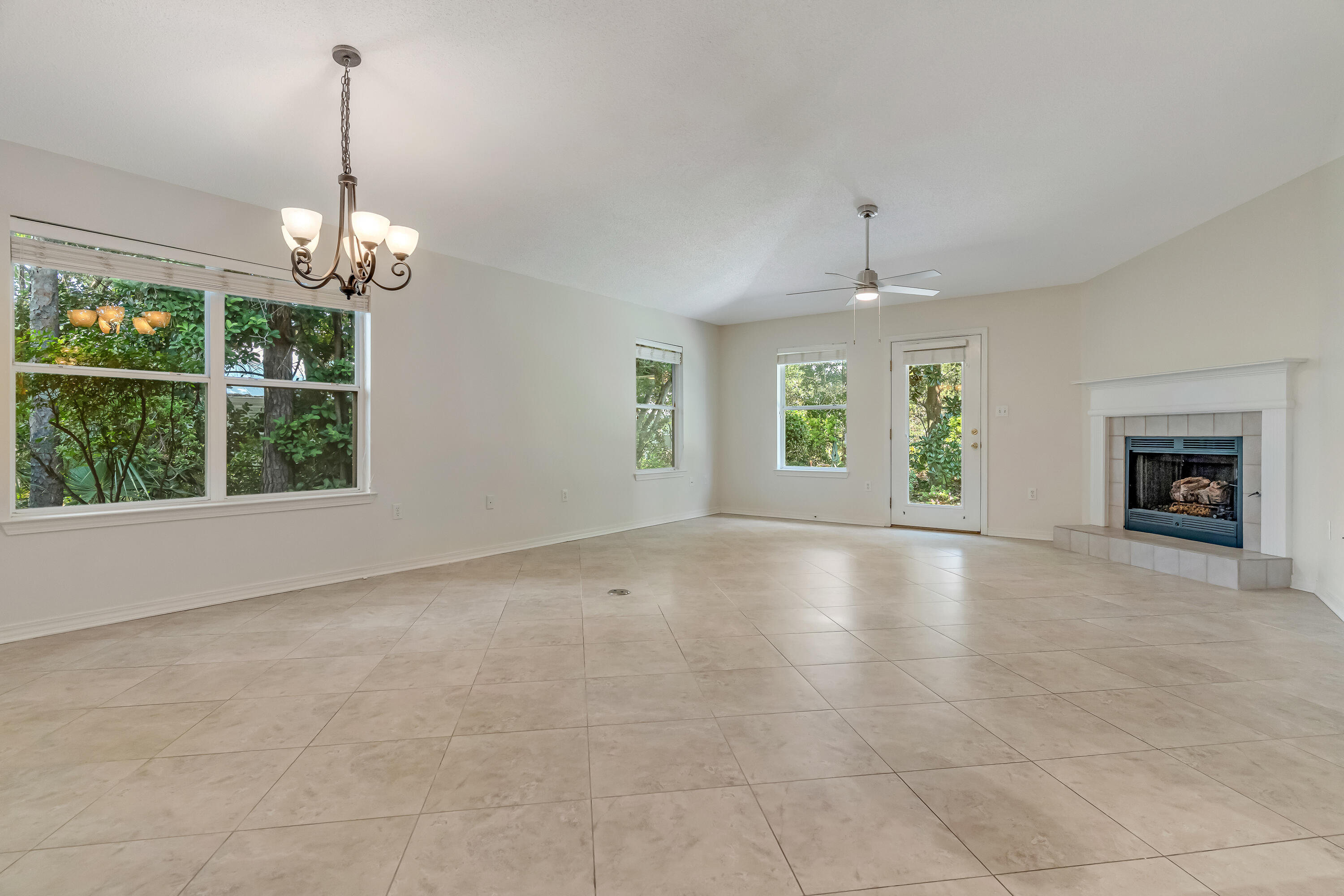 MARAVILLA COTTAGES - Residential Lease