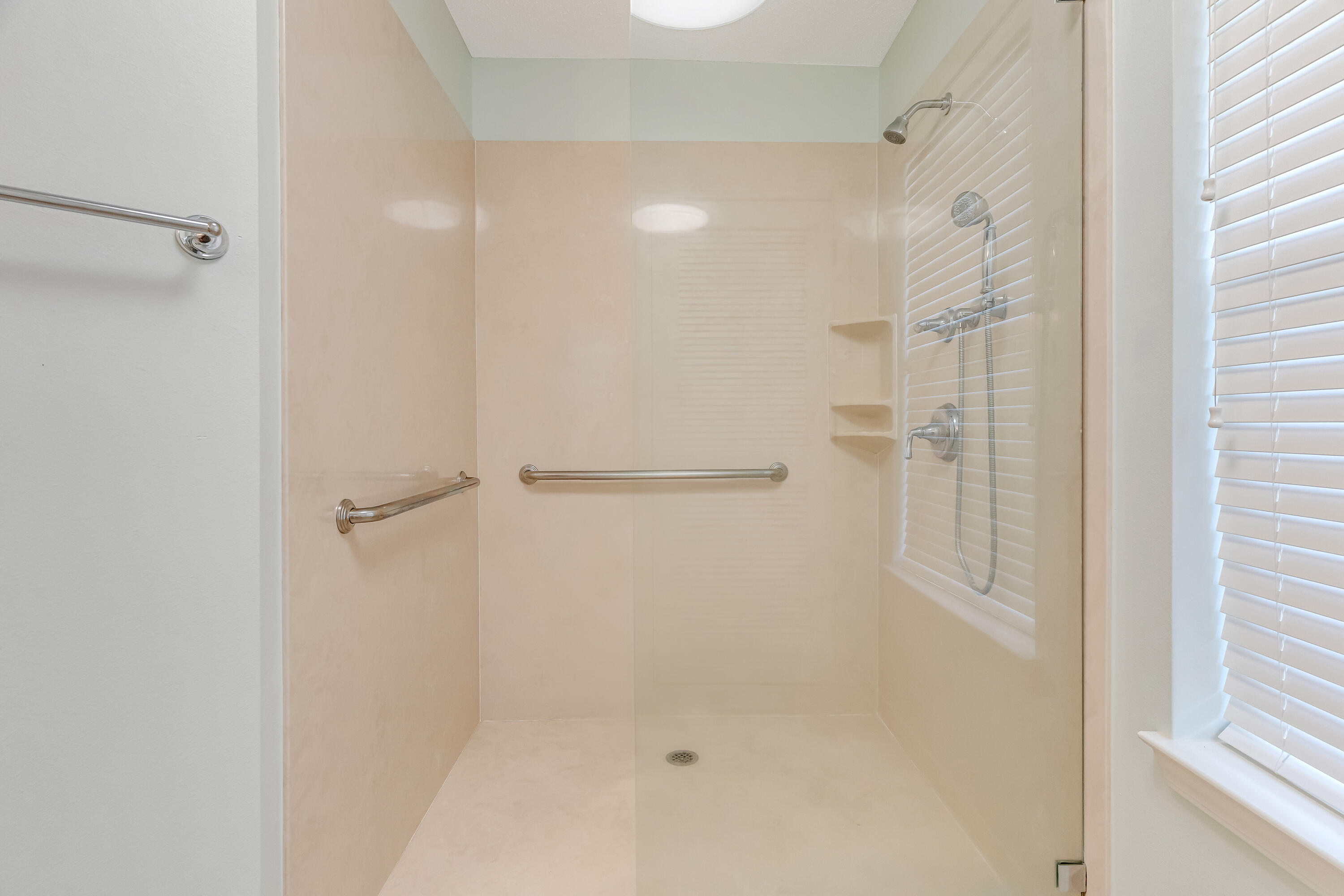 MARAVILLA COTTAGES - Residential Lease