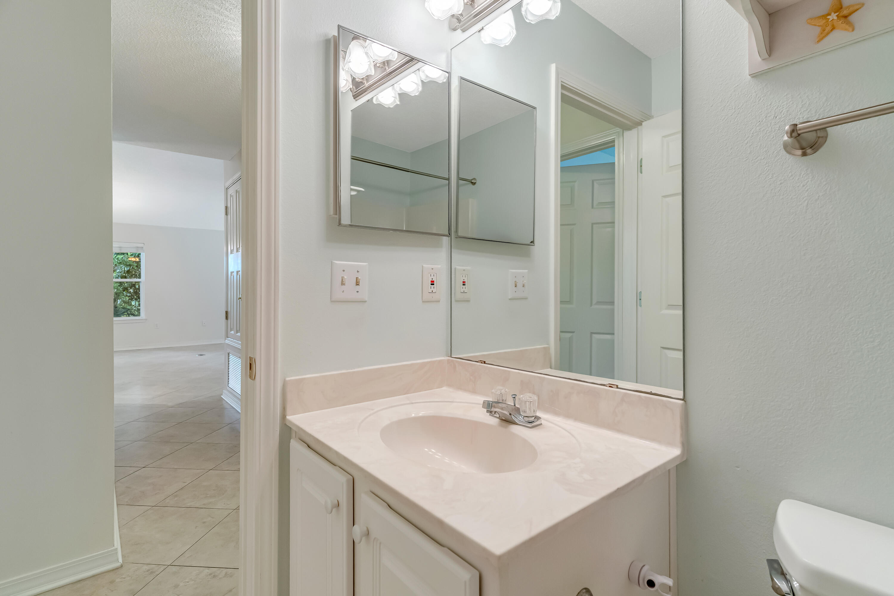 MARAVILLA COTTAGES - Residential Lease