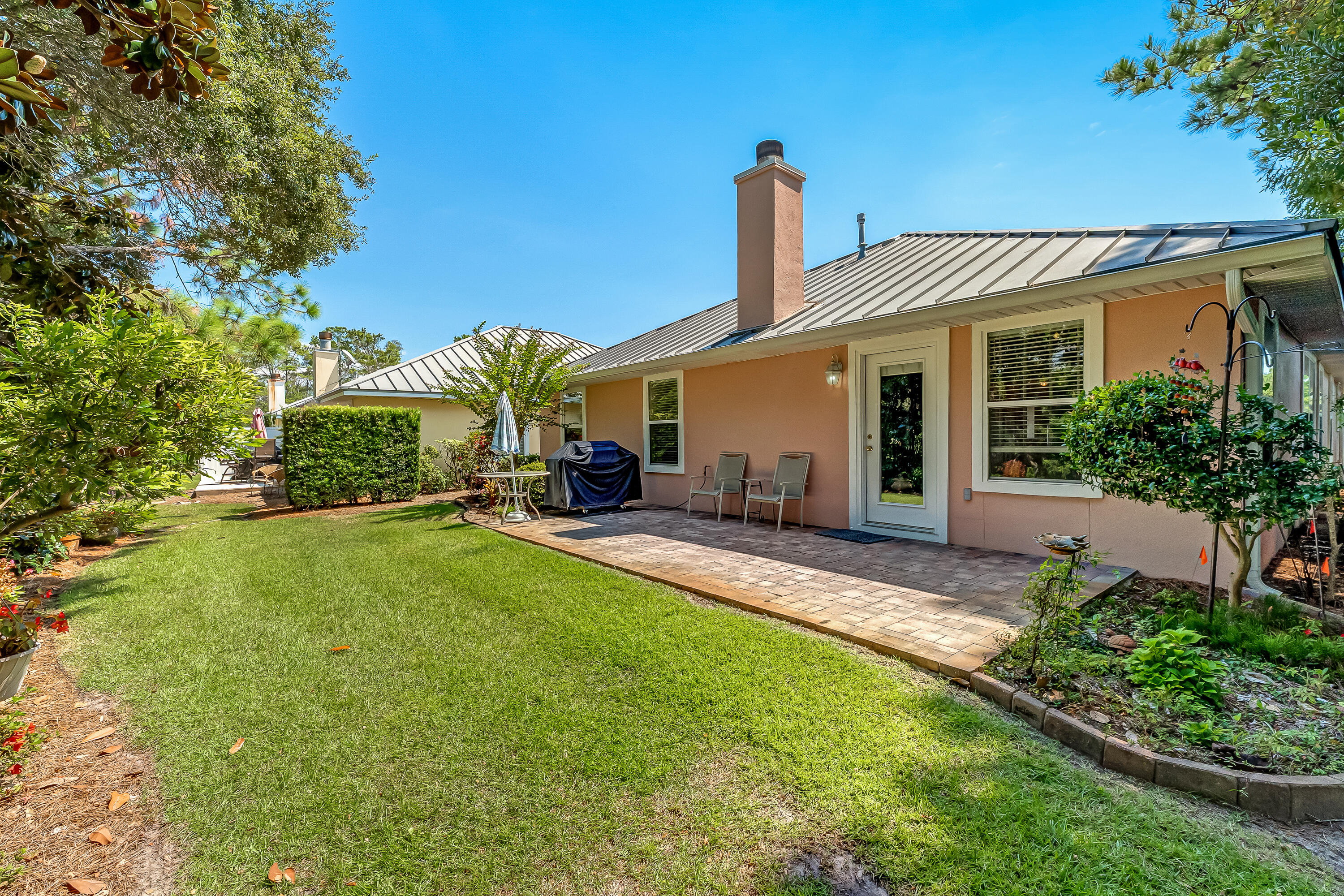 MARAVILLA COTTAGES - Residential Lease