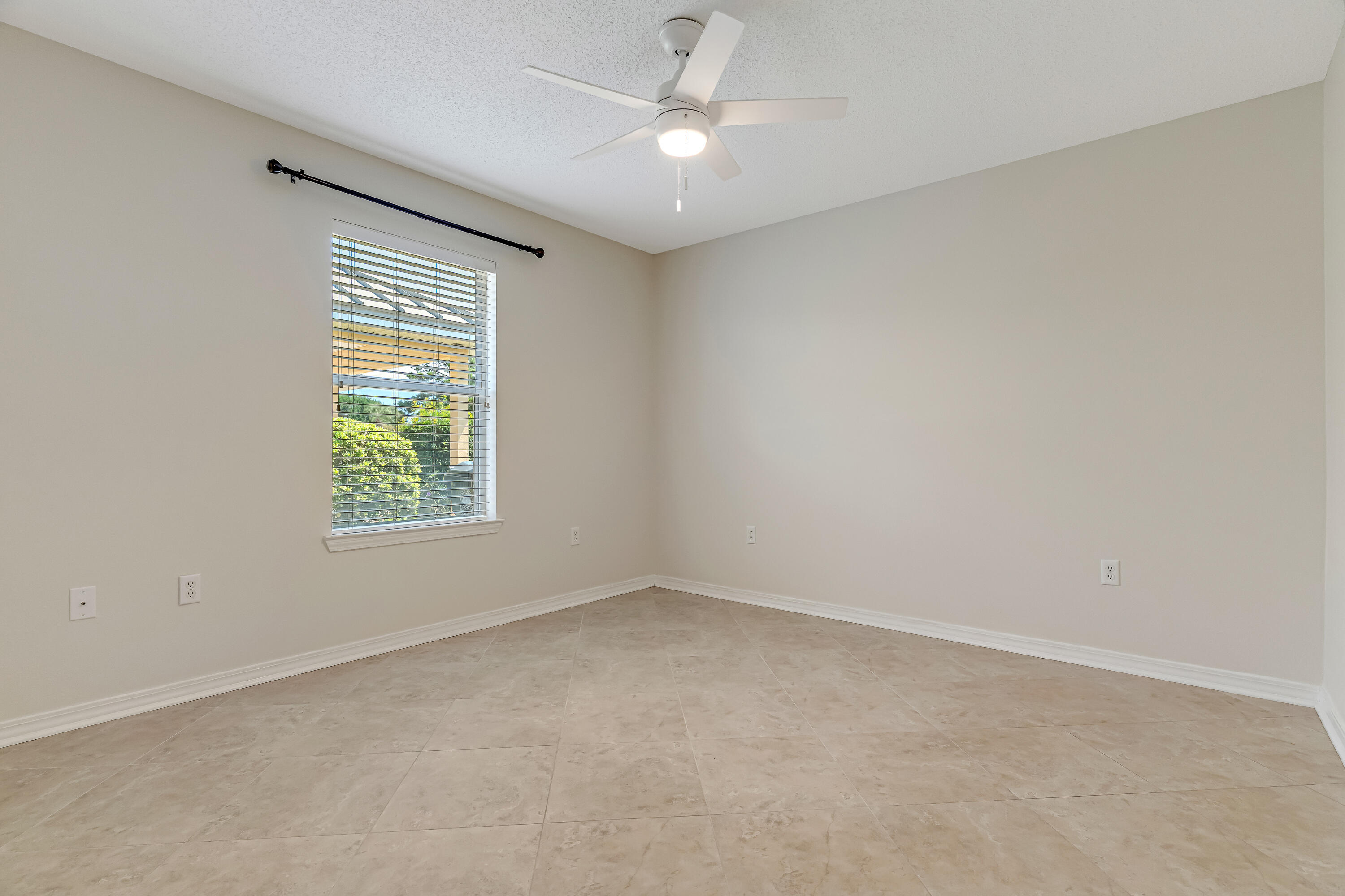 MARAVILLA COTTAGES - Residential Lease