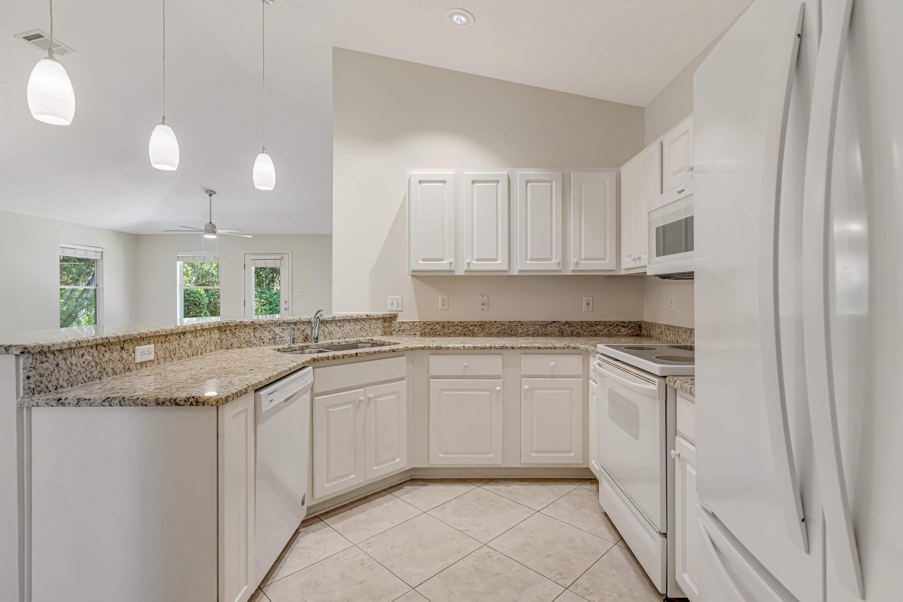 MARAVILLA COTTAGES - Residential Lease