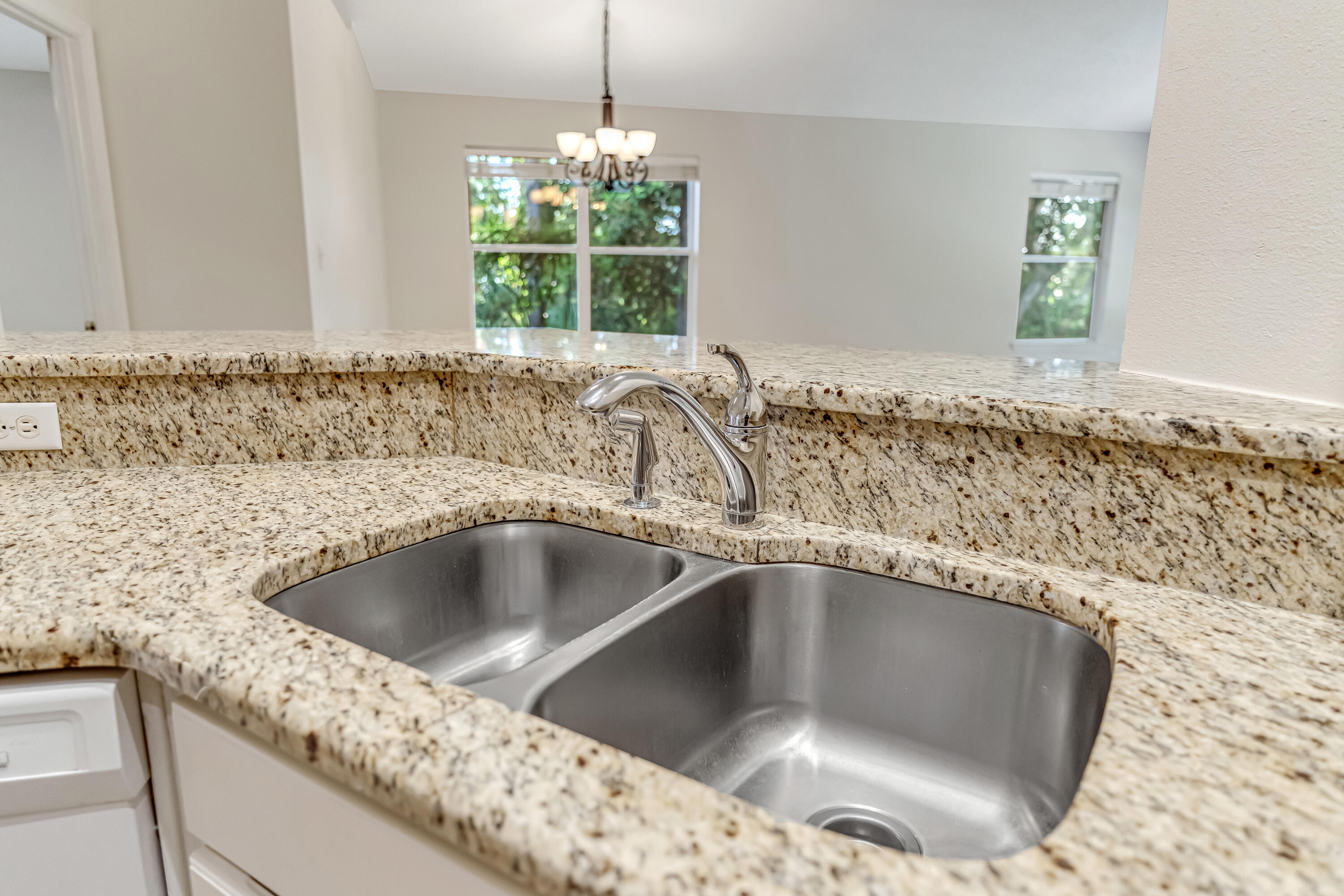 MARAVILLA COTTAGES - Residential Lease