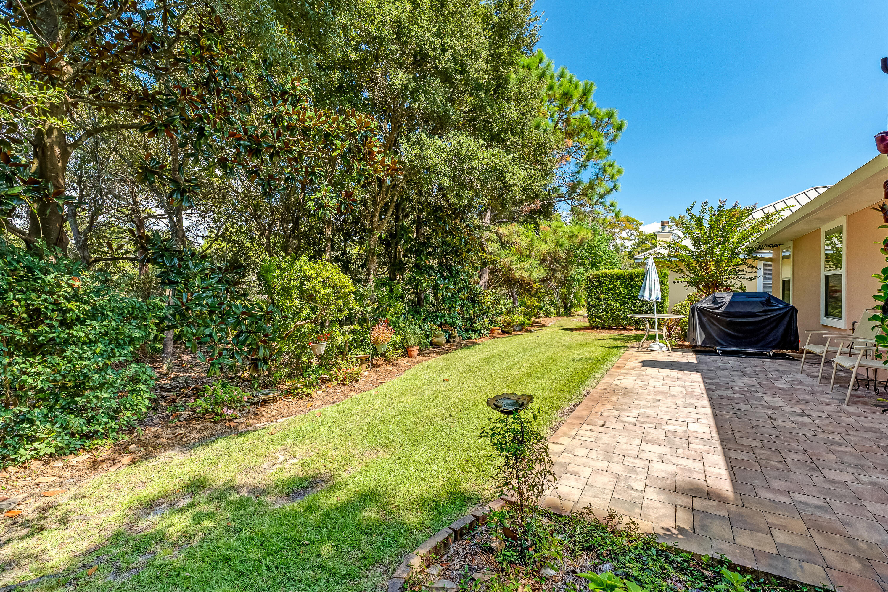 MARAVILLA COTTAGES - Residential Lease