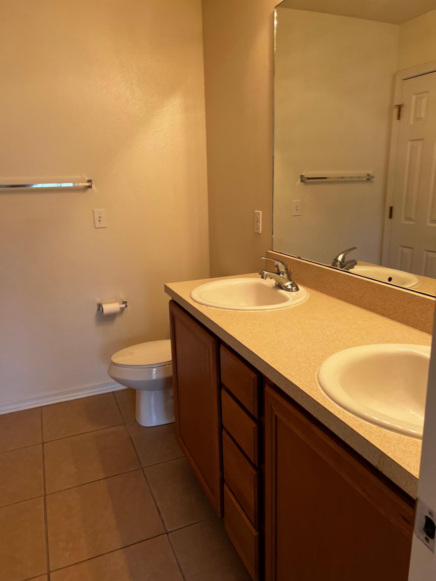 NORTH PARK T/H PH II - Residential Lease