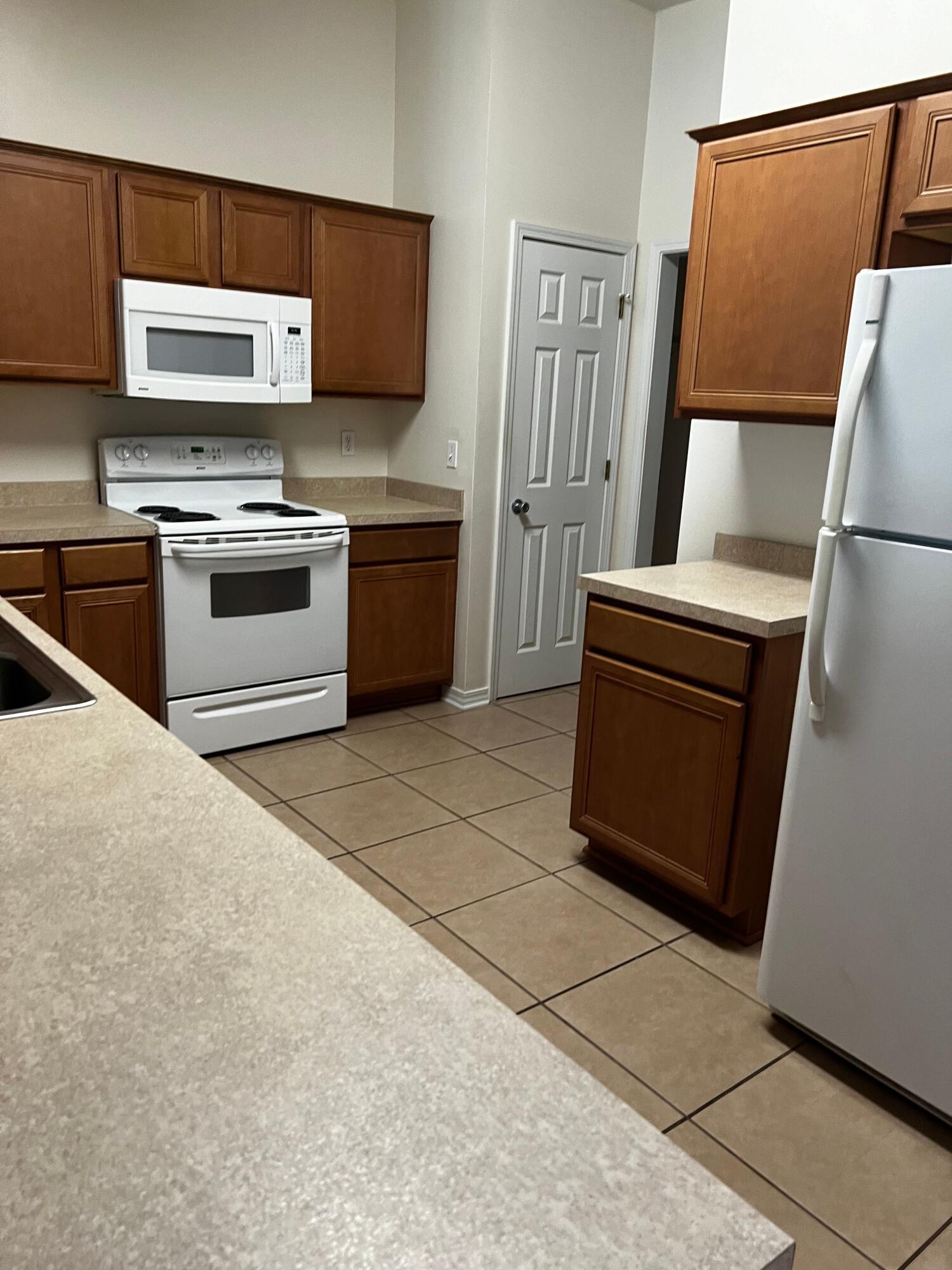NORTH PARK T/H PH II - Residential Lease