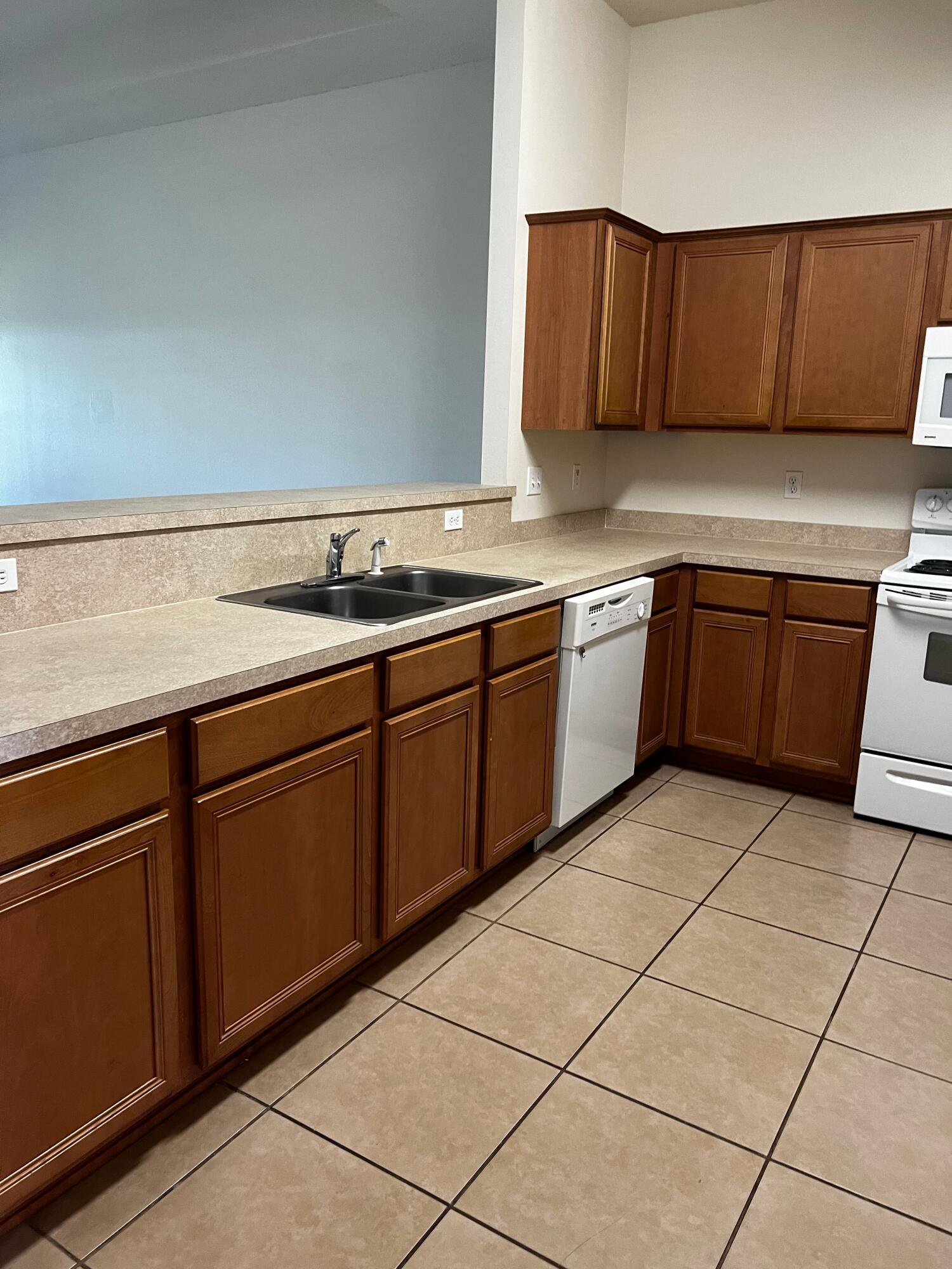NORTH PARK T/H PH II - Residential Lease
