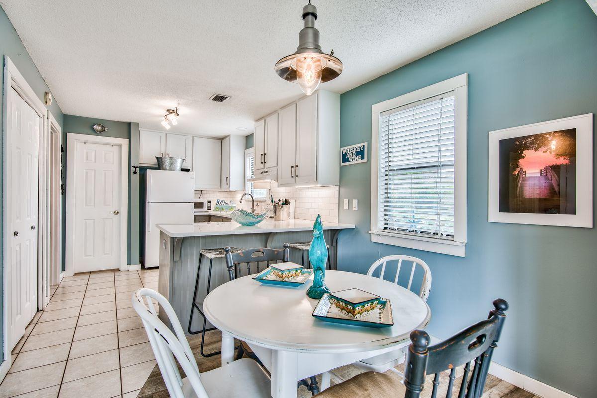 BEACHWOOD VILLAS CONDO - Residential