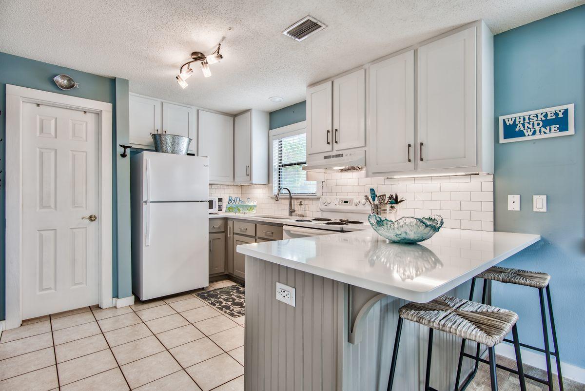 BEACHWOOD VILLAS CONDO - Residential