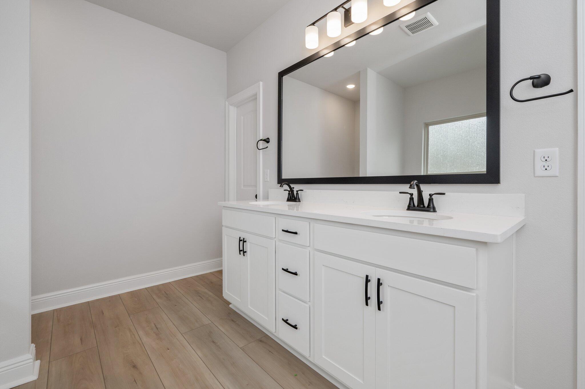 YOUNG OAKS - Residential