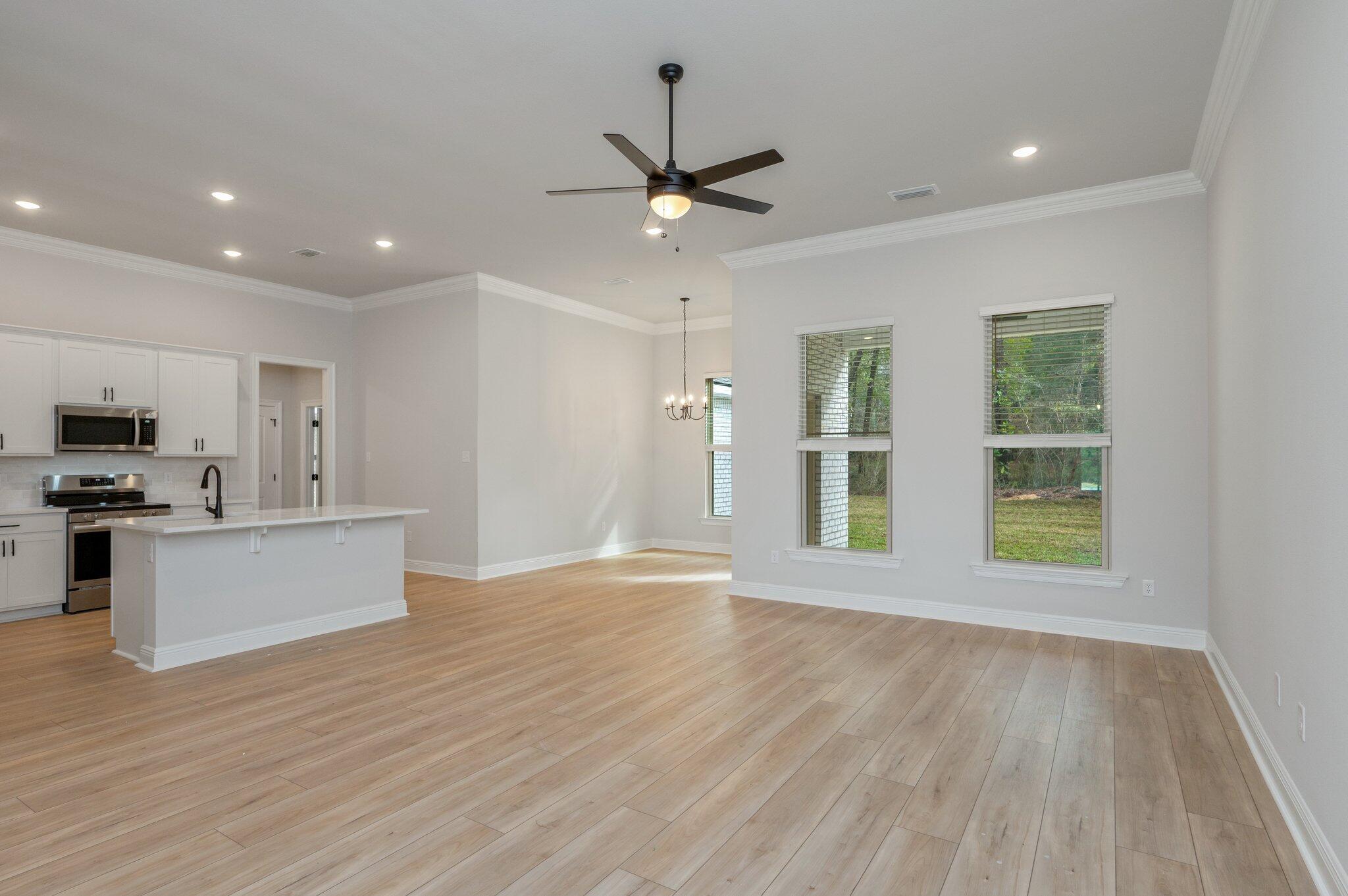 YOUNG OAKS - Residential