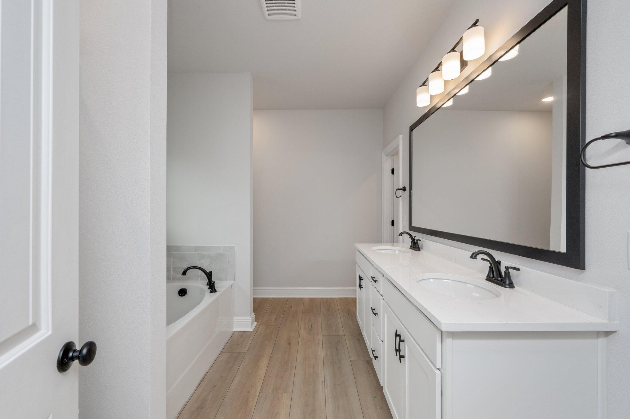 YOUNG OAKS - Residential