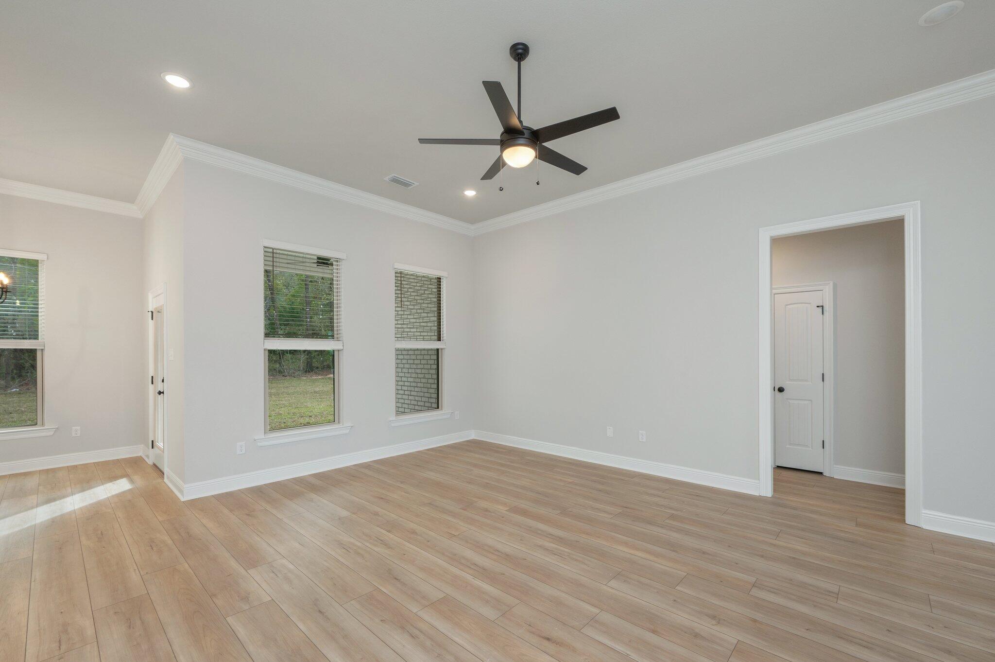 YOUNG OAKS - Residential