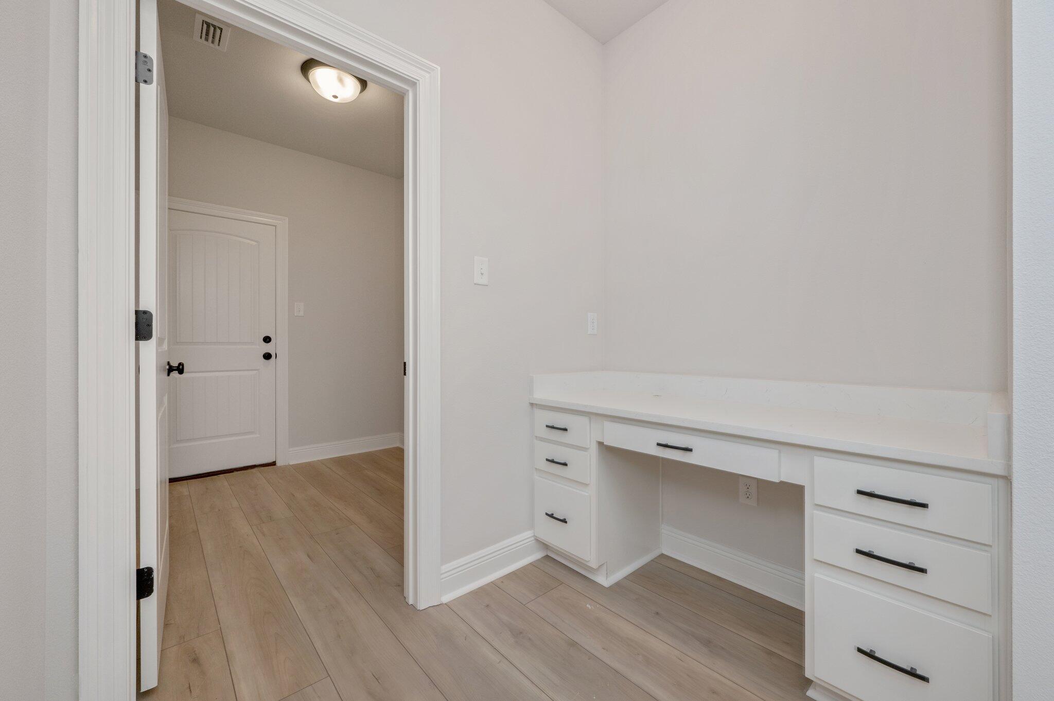 YOUNG OAKS - Residential