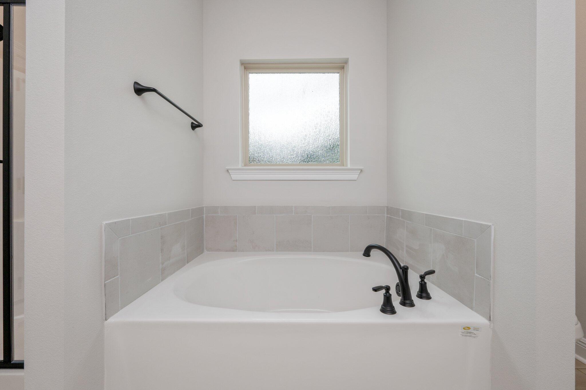 YOUNG OAKS - Residential