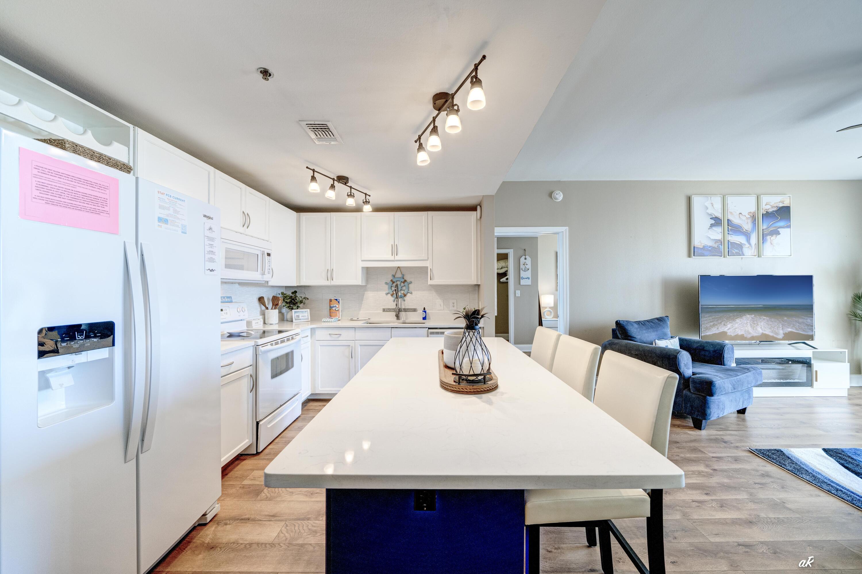 LAKETOWN WHARF BUILDING II - Residential