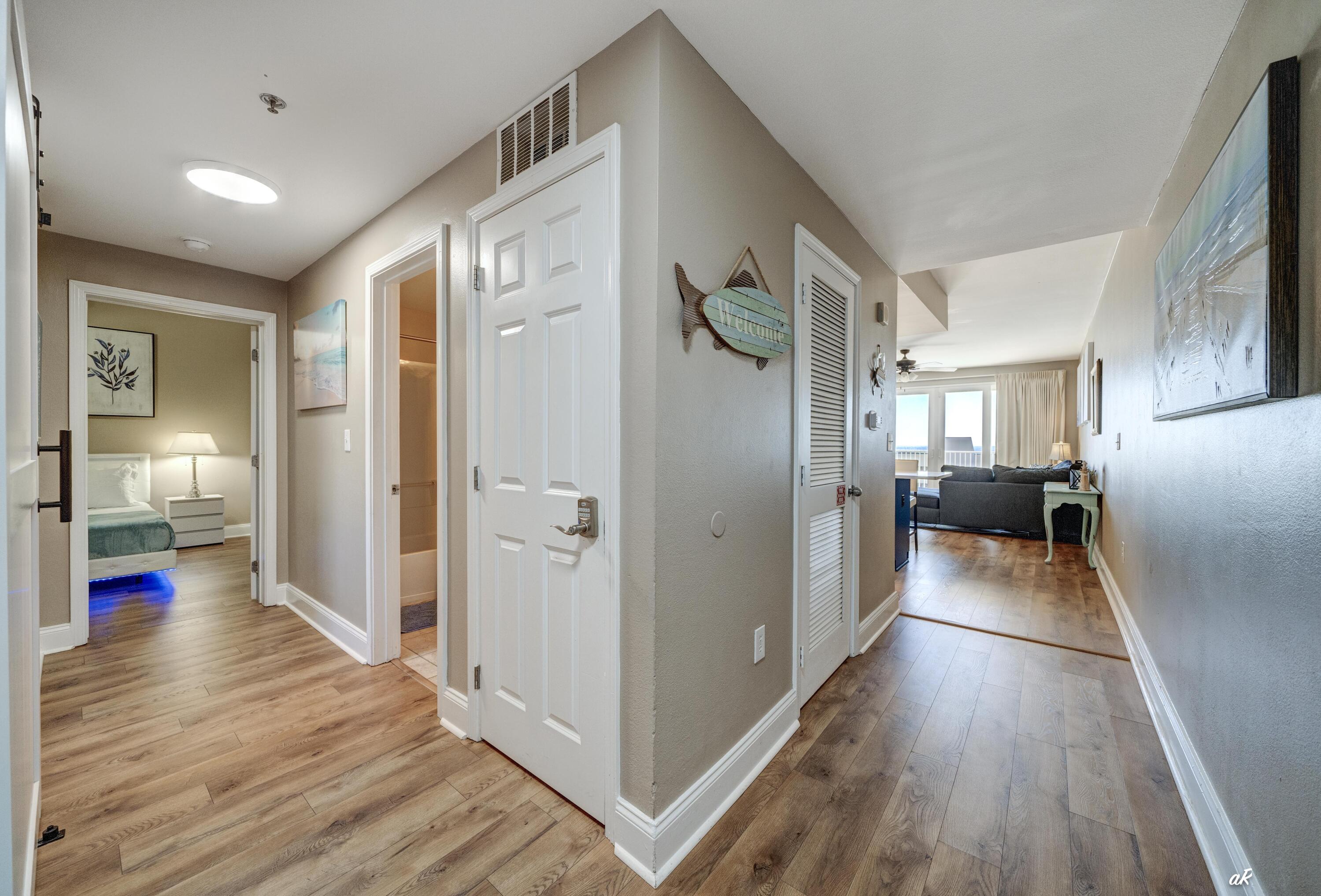 LAKETOWN WHARF BUILDING II - Residential