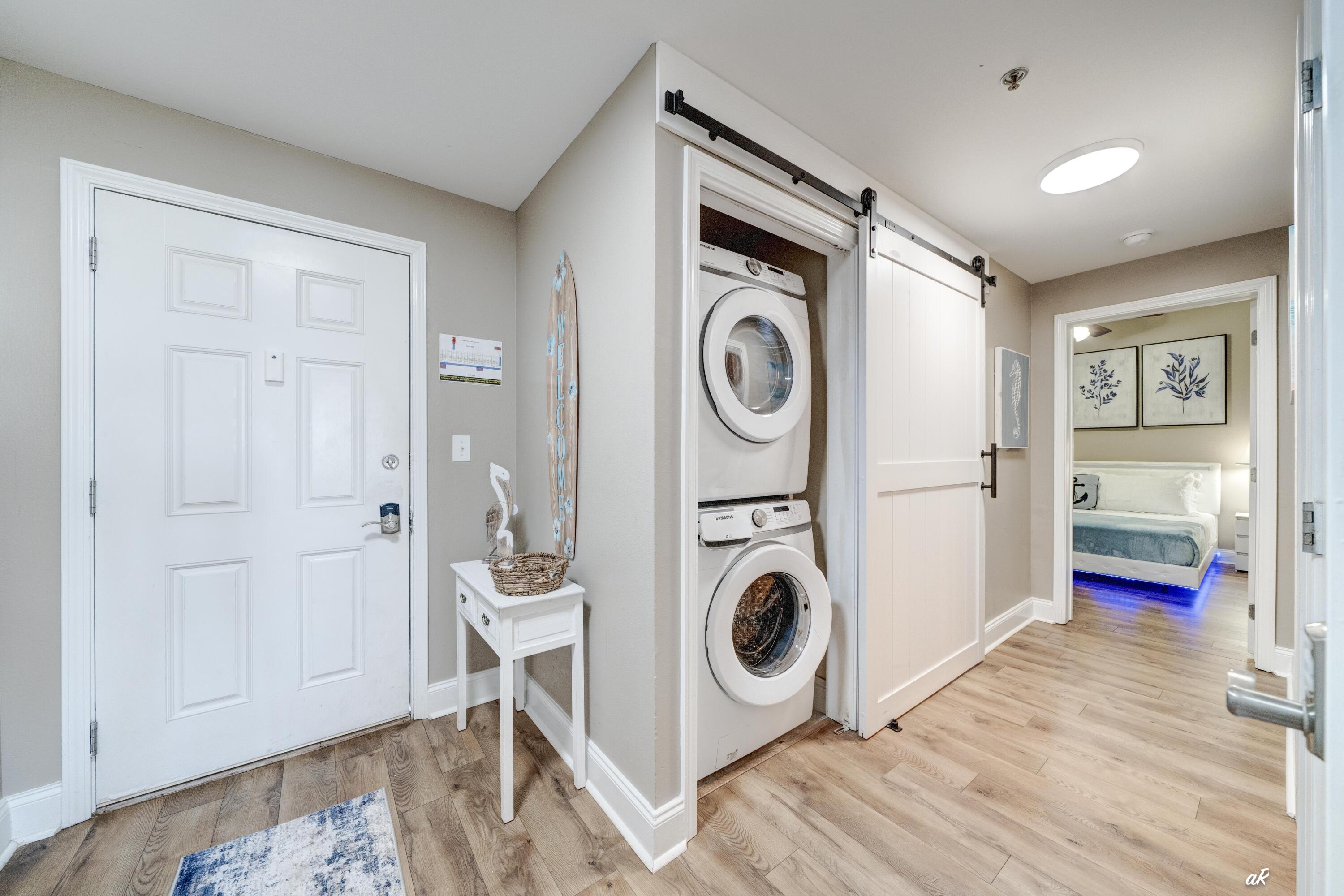 LAKETOWN WHARF BUILDING II - Residential