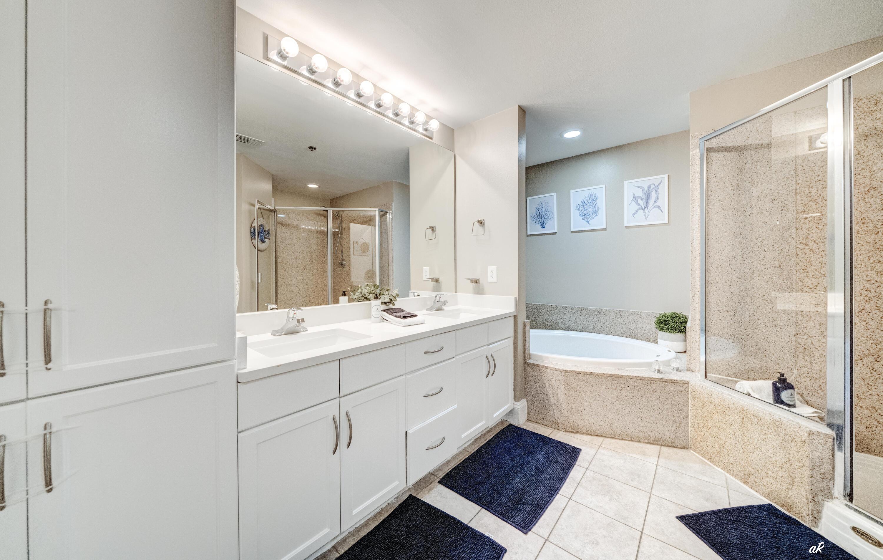 LAKETOWN WHARF BUILDING II - Residential