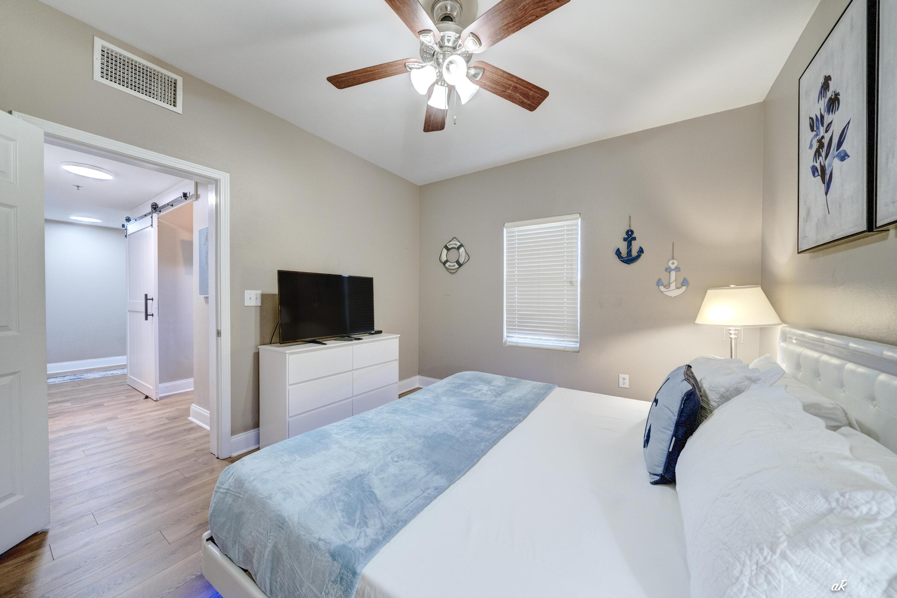 LAKETOWN WHARF BUILDING II - Residential