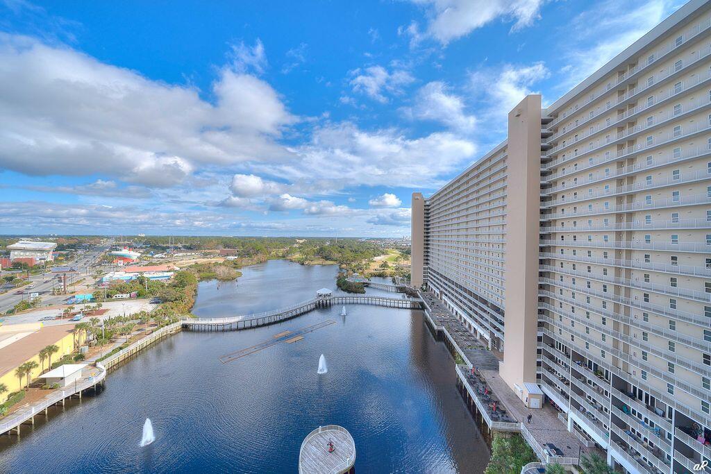 LAKETOWN WHARF BUILDING II - Residential