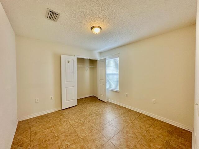 NAVARRE S/D 2ND ADDN - Residential Lease