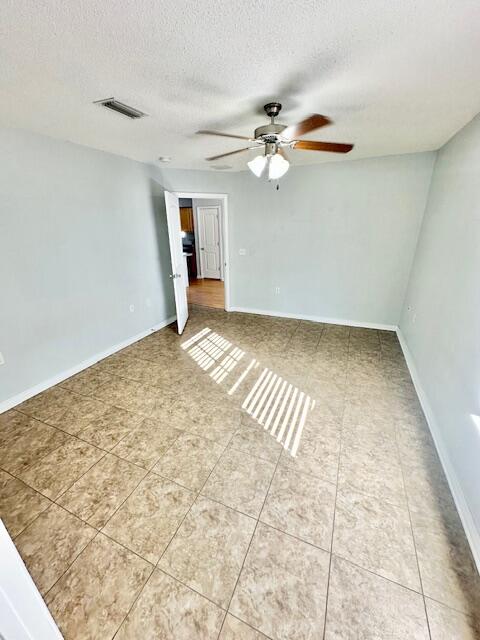 NAVARRE S/D 2ND ADDN - Residential Lease