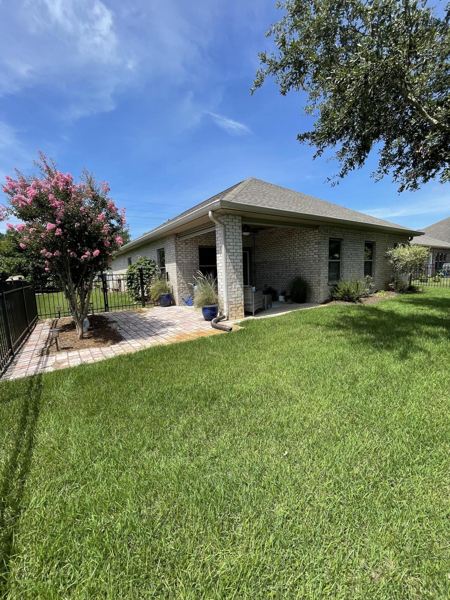 WHISPERING LAKES ESTATES - Residential