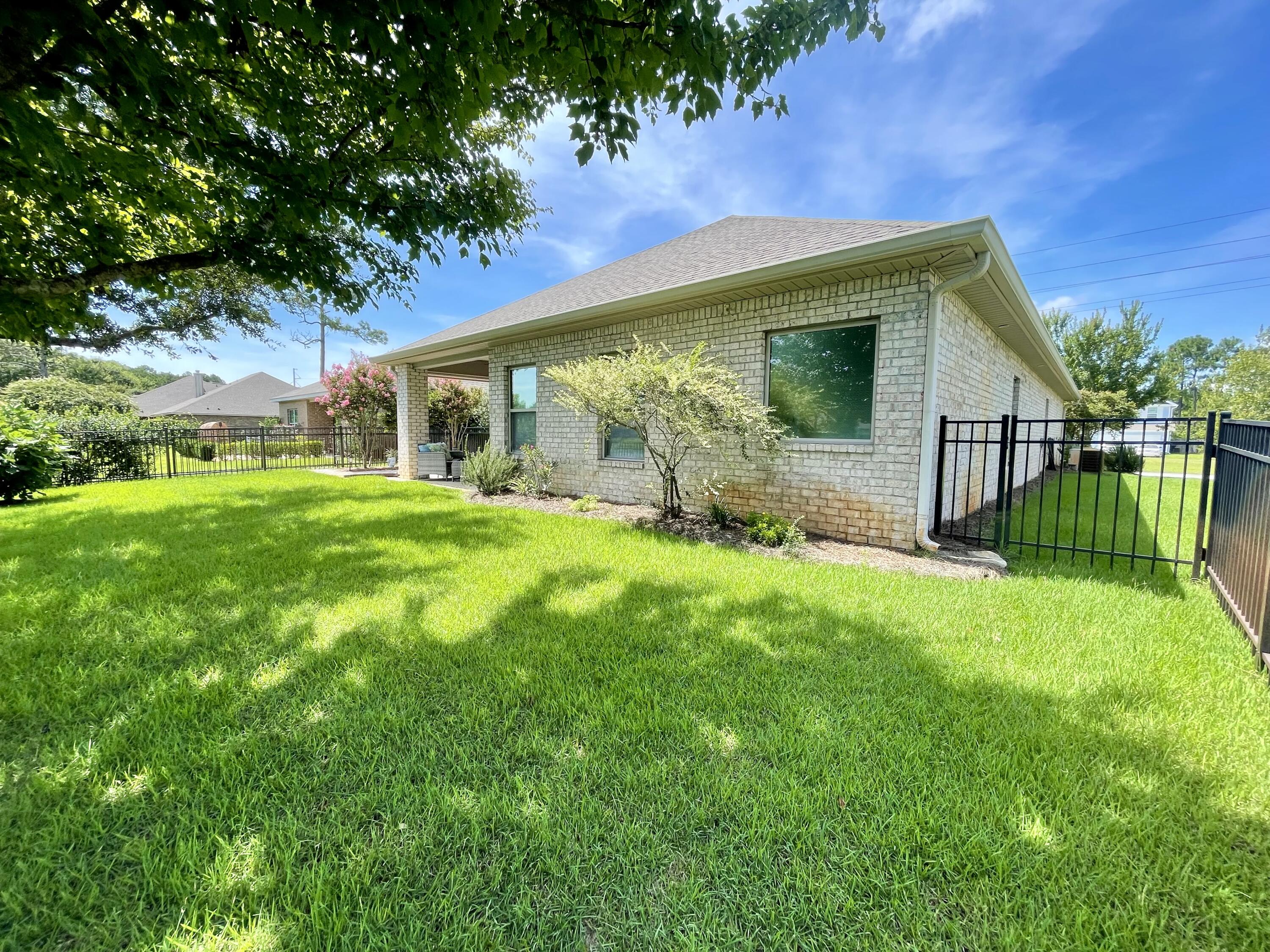 WHISPERING LAKES ESTATES - Residential