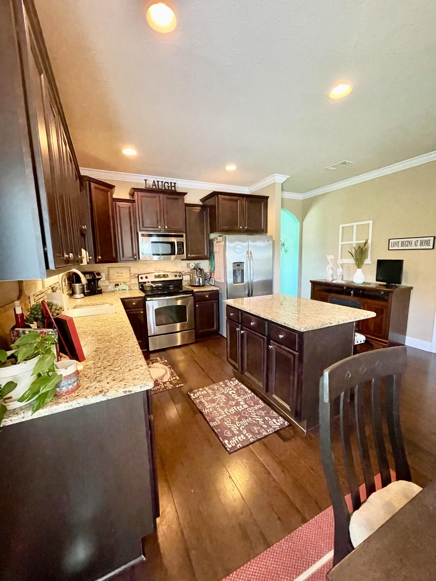 WHISPERING LAKES ESTATES - Residential