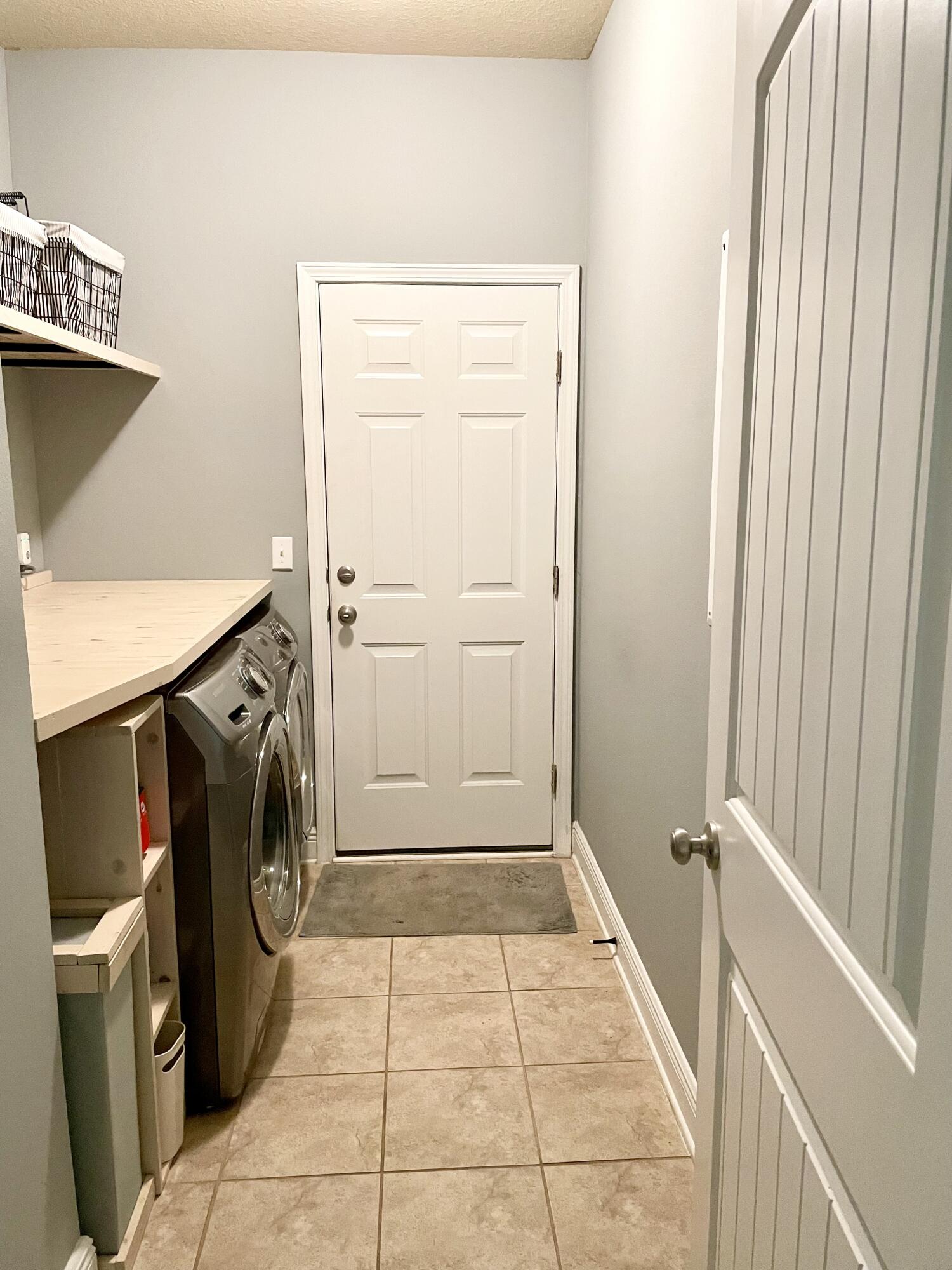 WHISPERING LAKES ESTATES - Residential