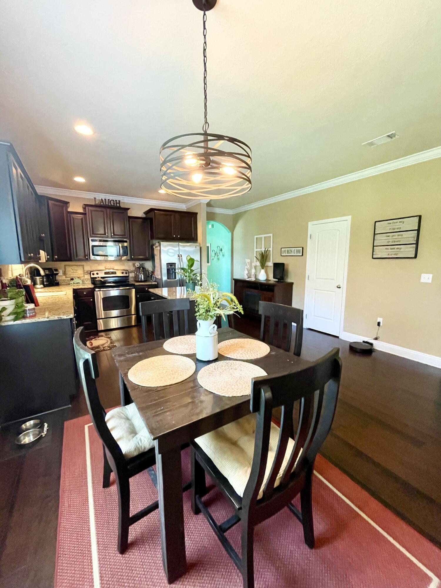 WHISPERING LAKES ESTATES - Residential