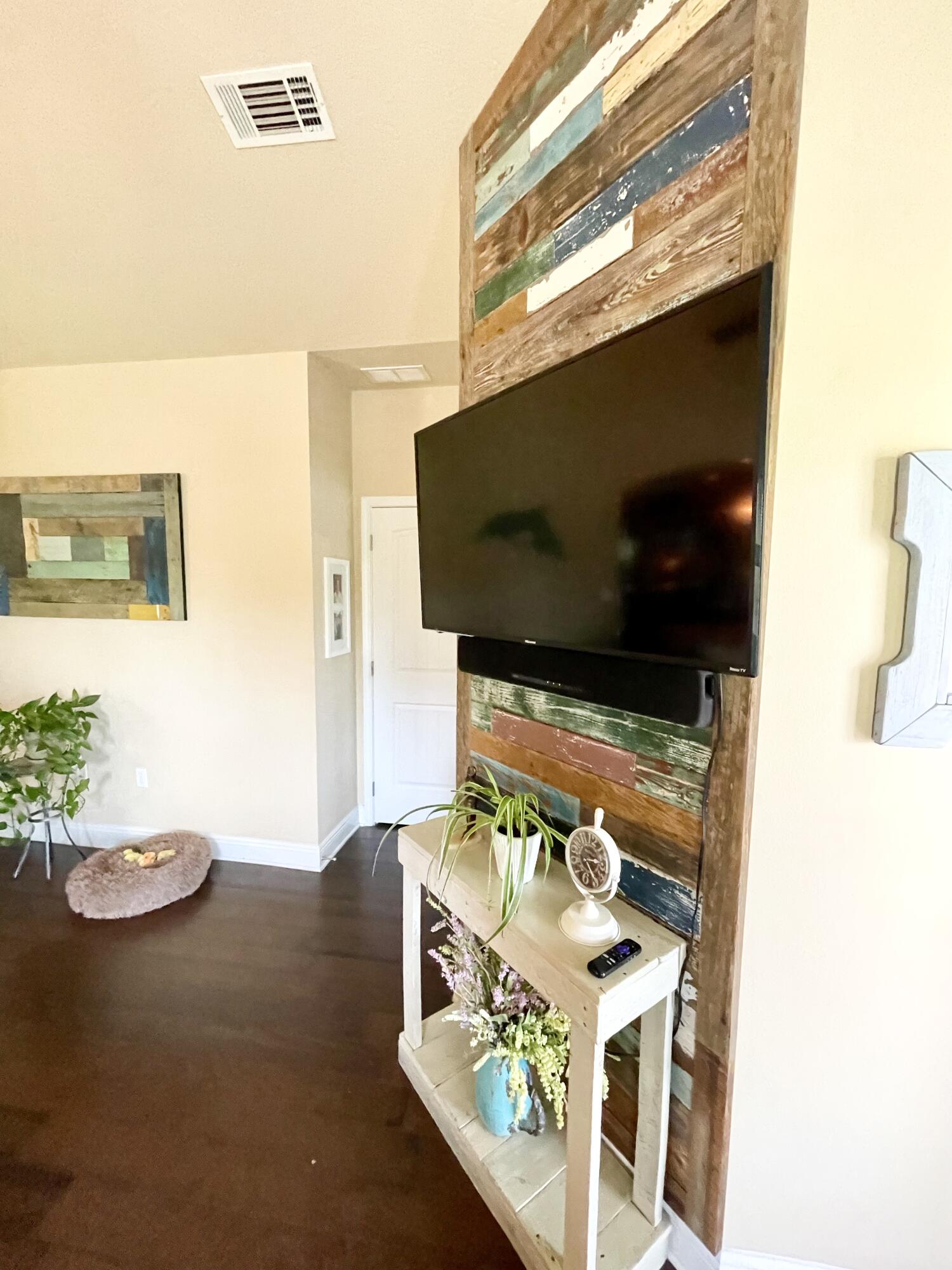 WHISPERING LAKES ESTATES - Residential