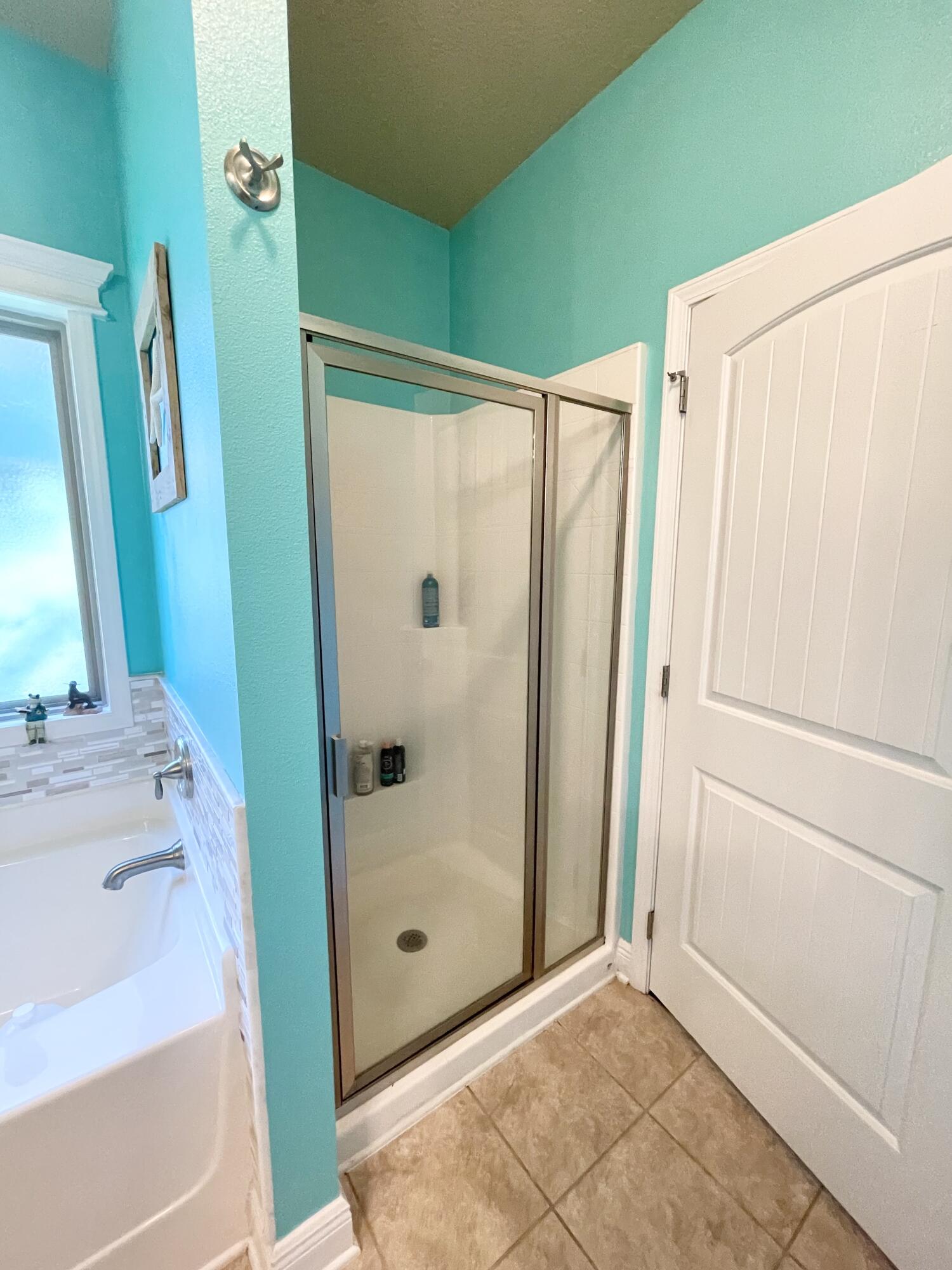 WHISPERING LAKES ESTATES - Residential