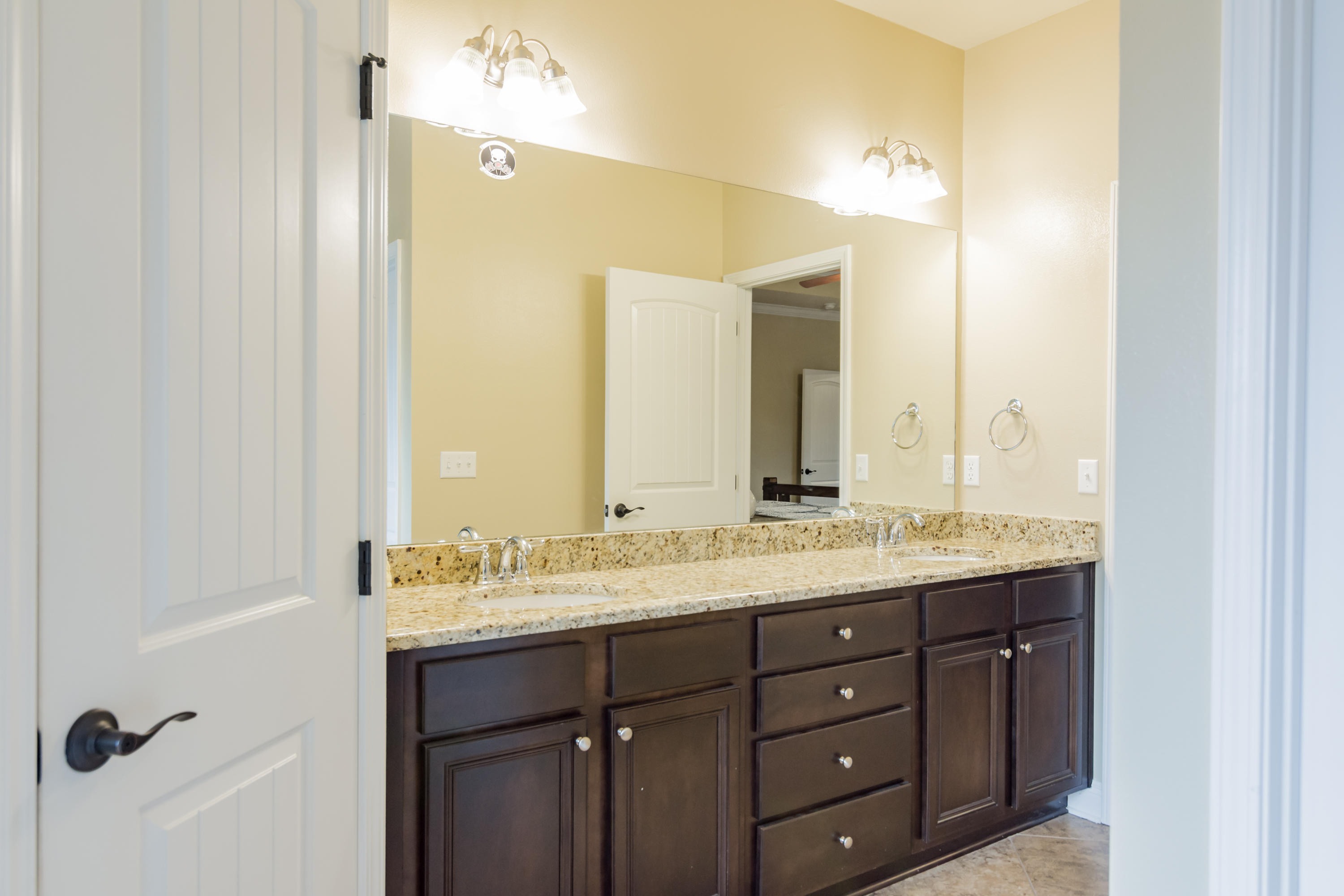 BROWNSTONE MANOR - Residential