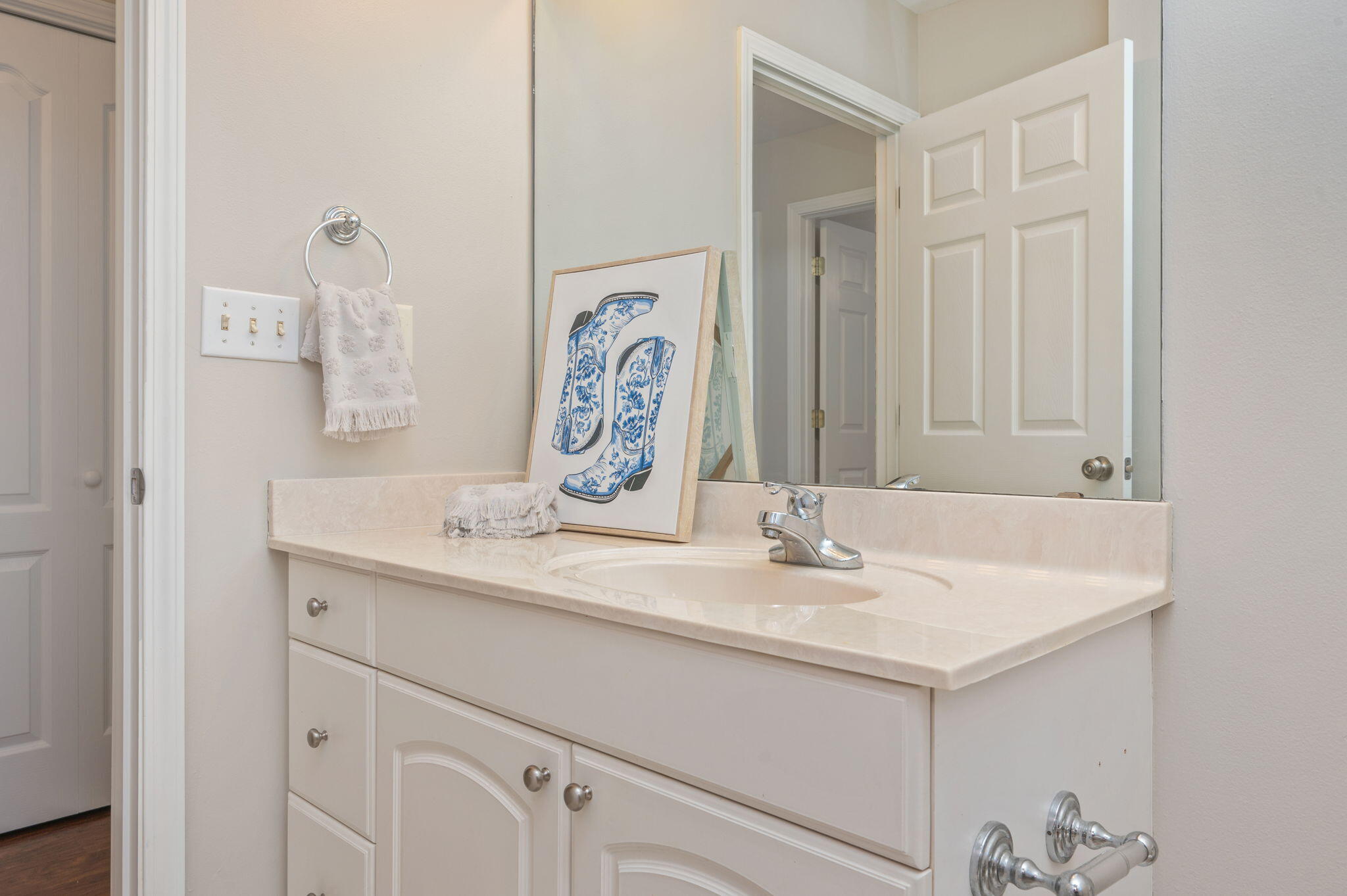 BELLA VISTA HEIGHTS - Residential Lease