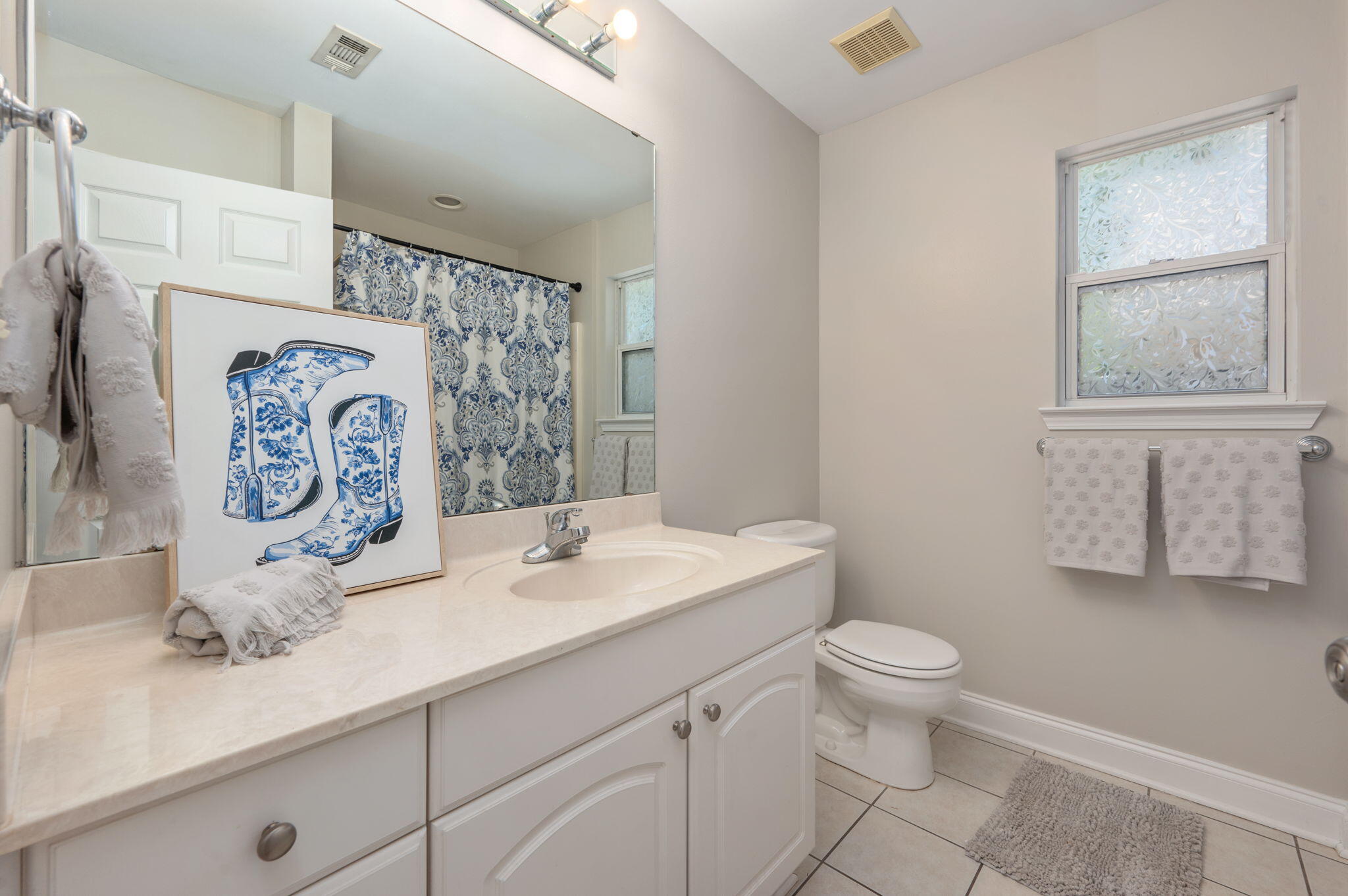 BELLA VISTA HEIGHTS - Residential Lease