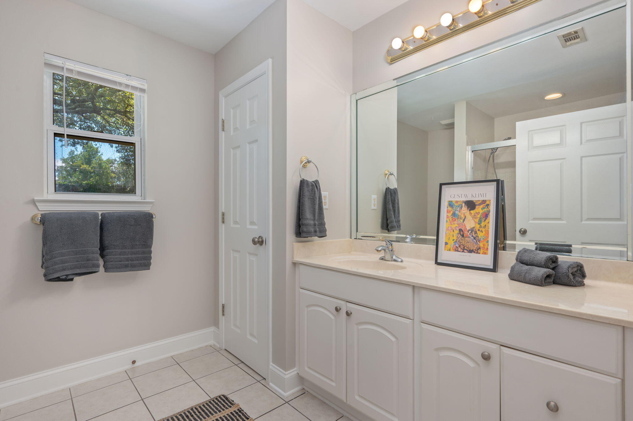 BELLA VISTA HEIGHTS - Residential Lease