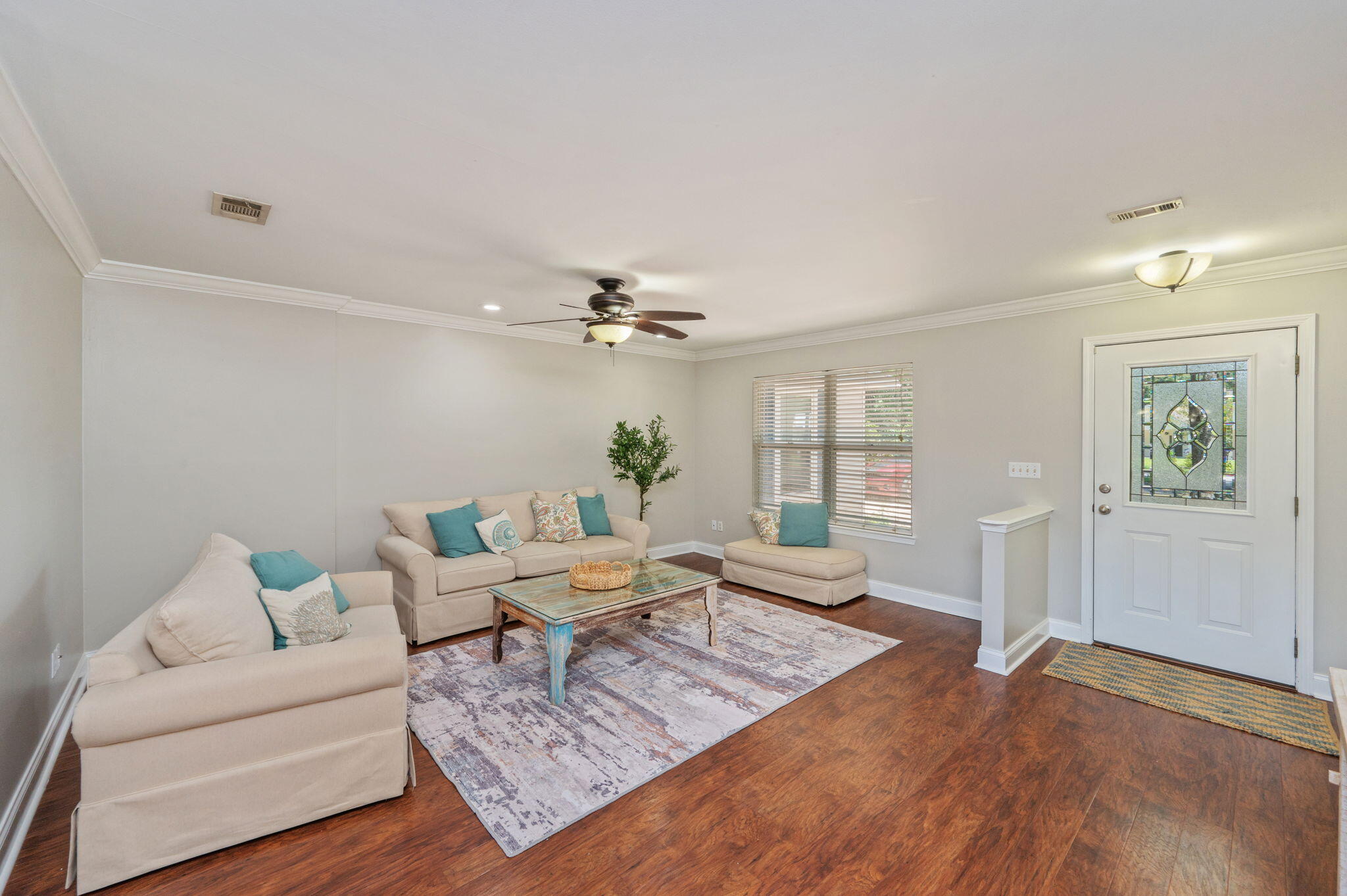 BELLA VISTA HEIGHTS - Residential Lease