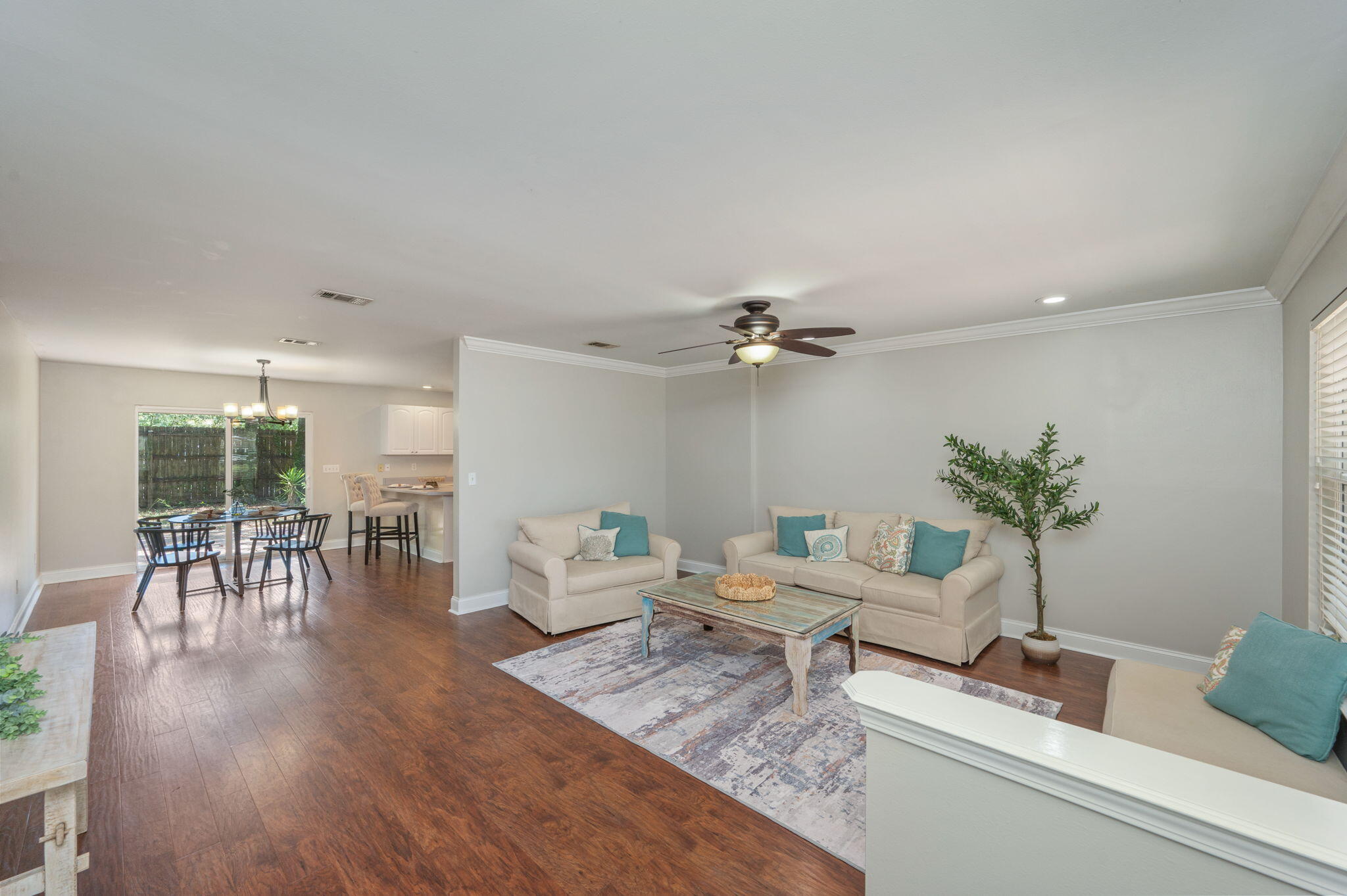 BELLA VISTA HEIGHTS - Residential Lease