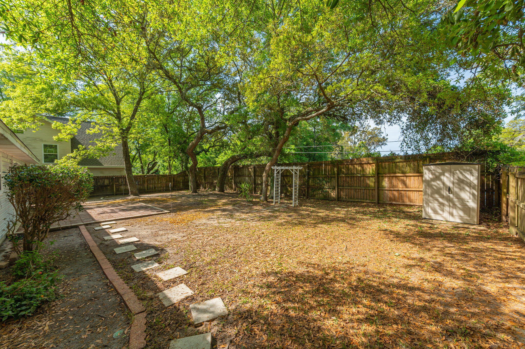 BELLA VISTA HEIGHTS - Residential Lease