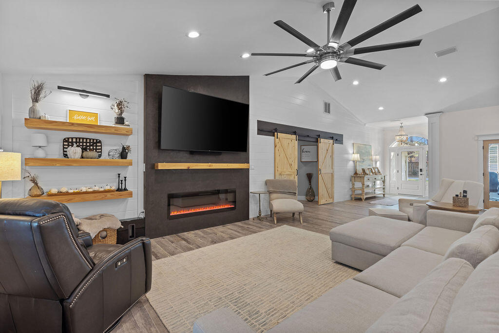 DRIFTWOOD ESTATES - Residential